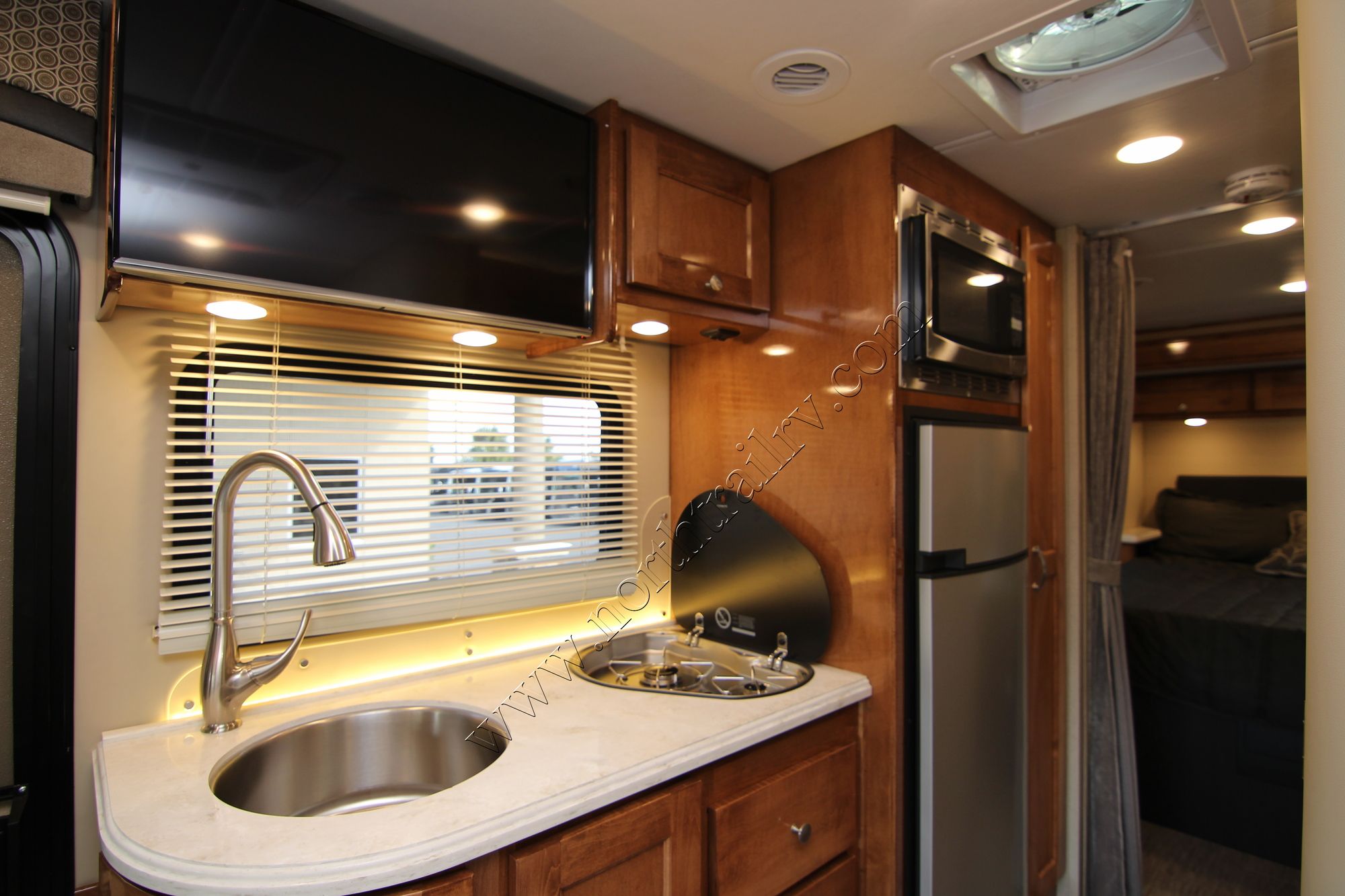 New 2018 Renegade Rv Vienna 25VQRS Class C  For Sale