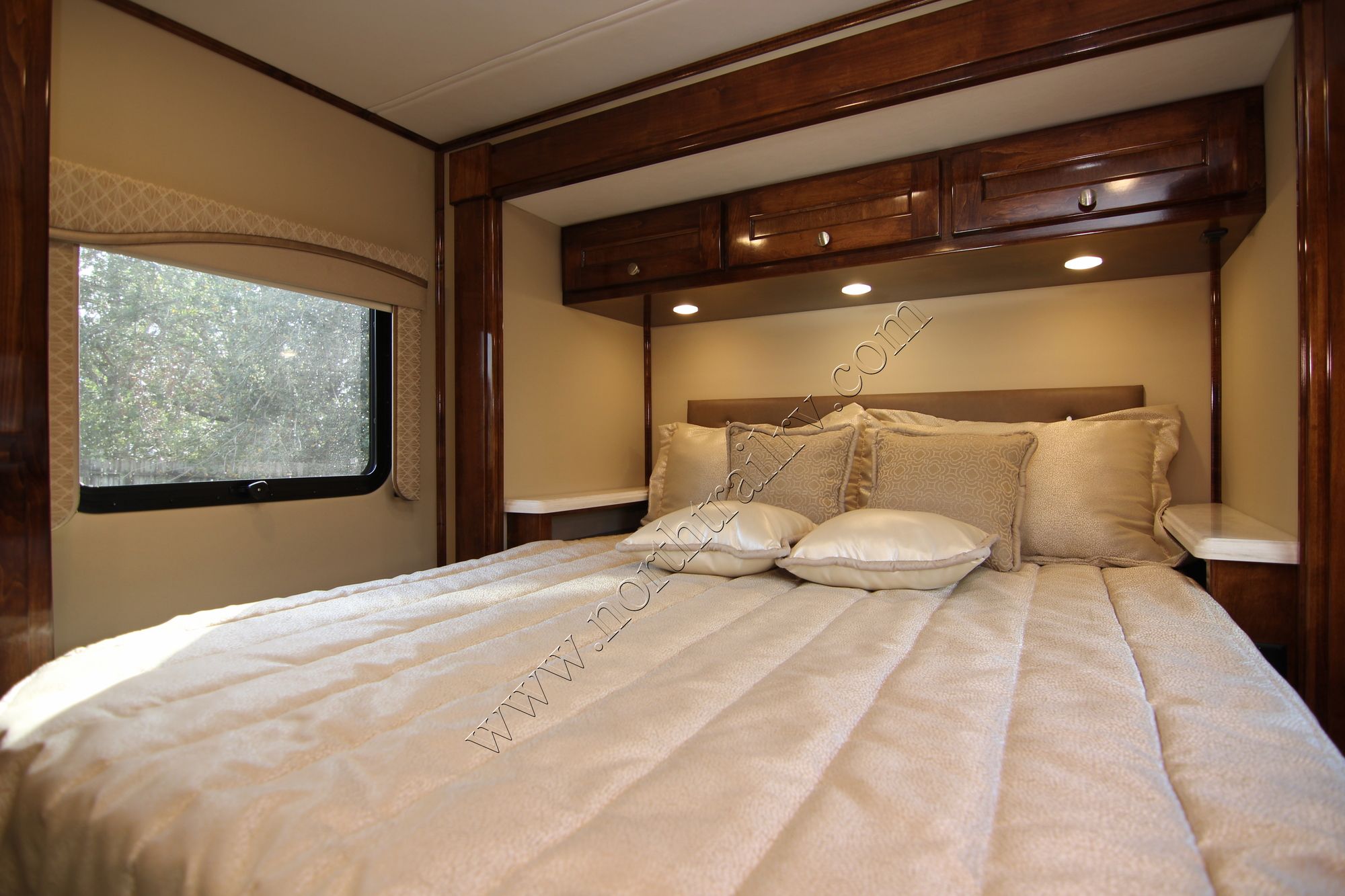 New 2018 Renegade Rv Vienna 25VQRS Class C  For Sale