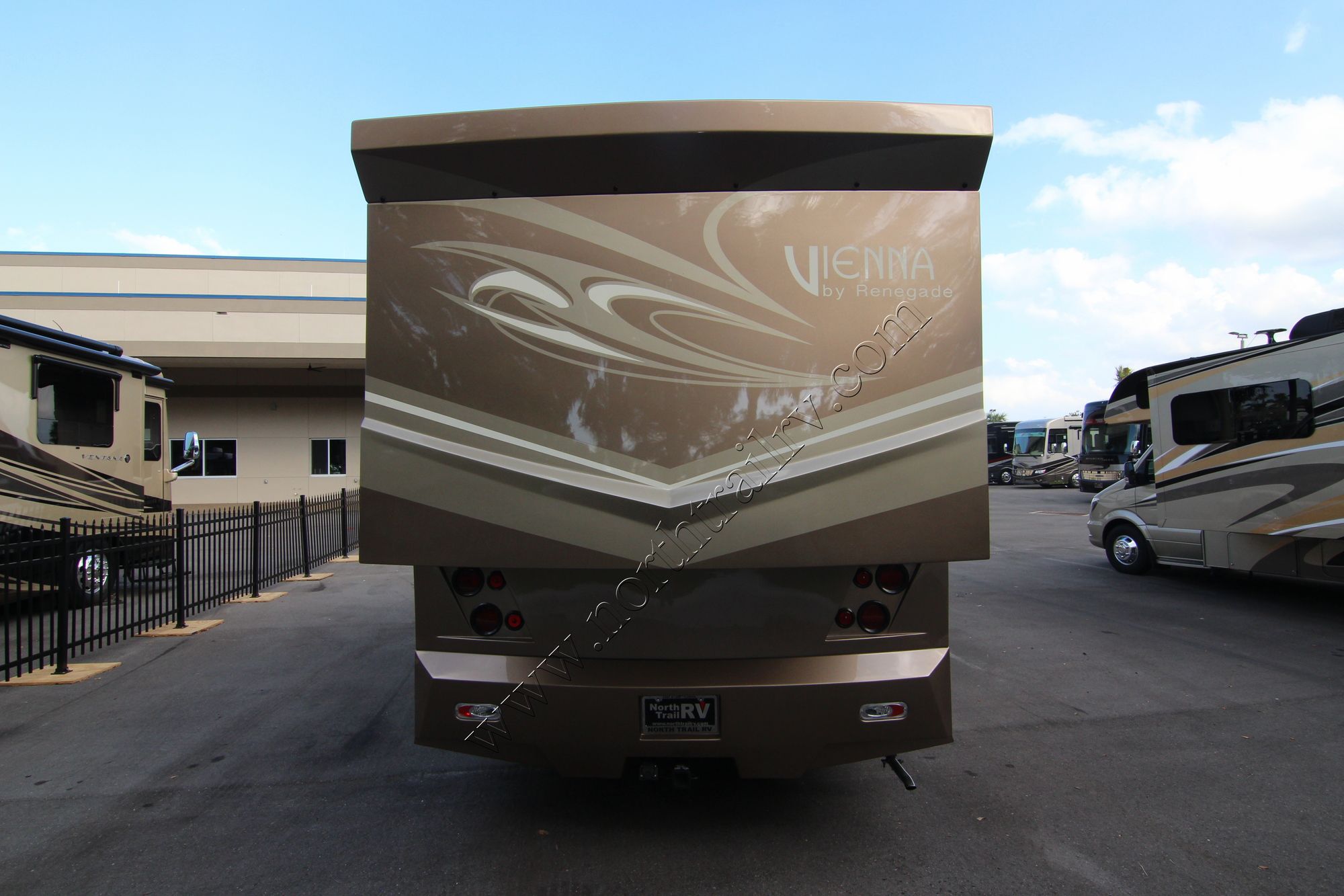 New 2018 Renegade Rv Vienna 25VQRS Class C  For Sale