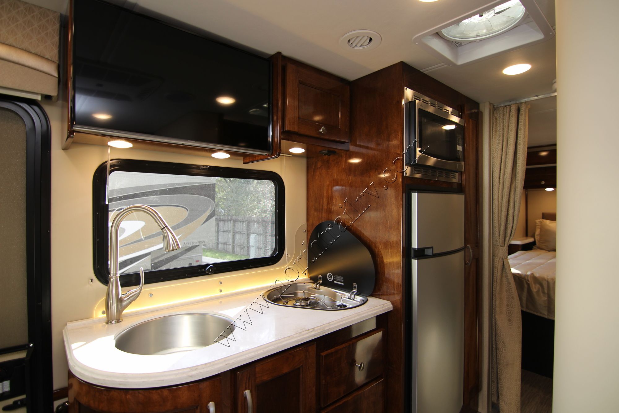 New 2018 Renegade Rv Vienna 25VQRS Class C  For Sale