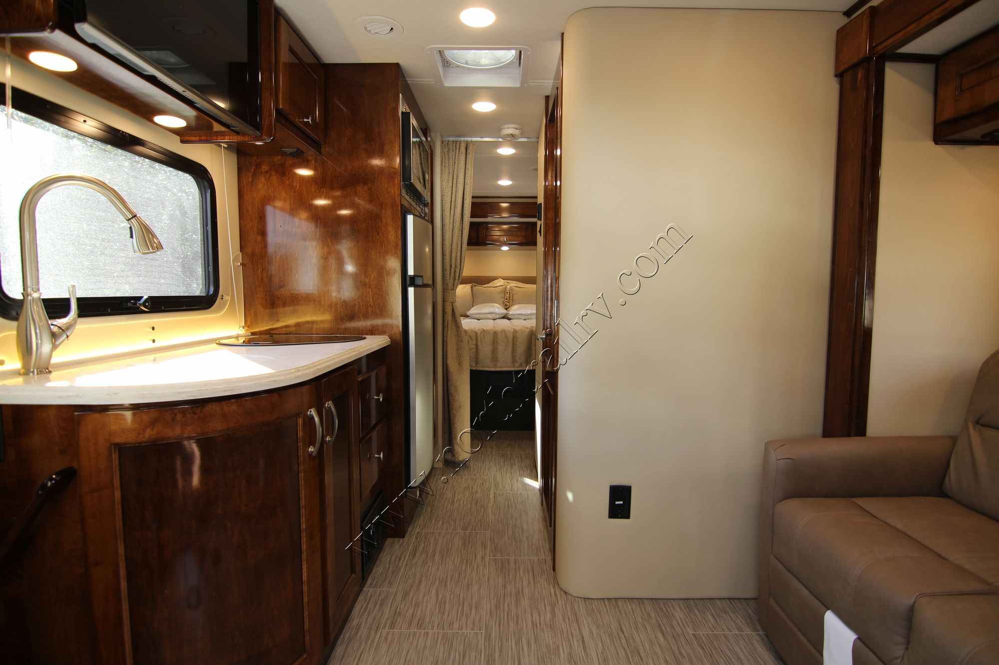 New 2018 Renegade Rv Vienna 25VQRS Class C  For Sale