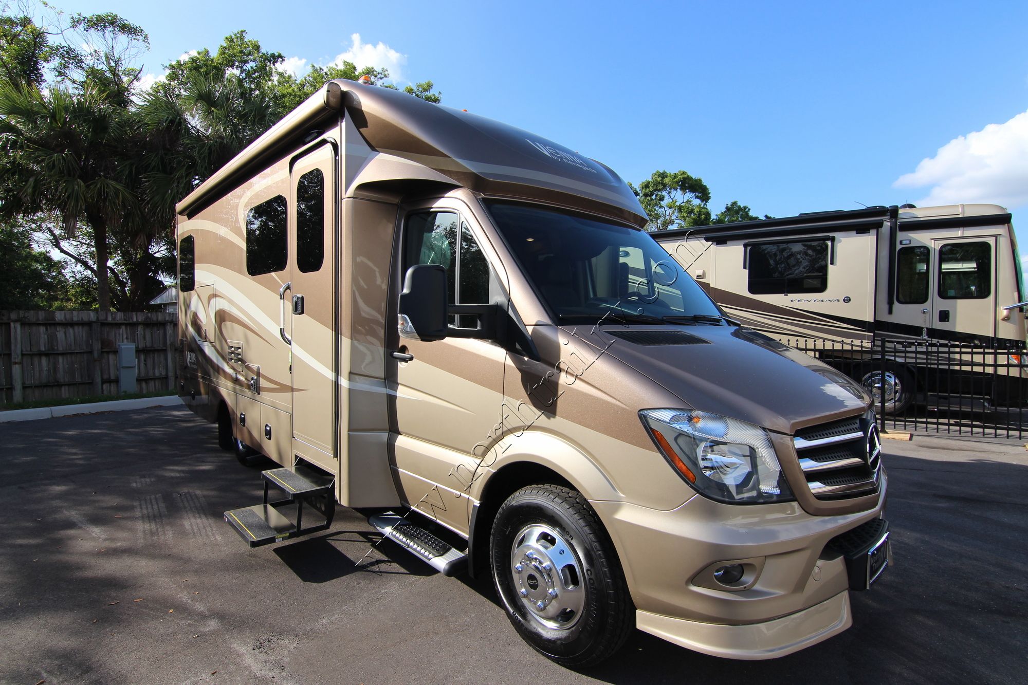 New 2018 Renegade Rv Vienna 25VQRS Class C  For Sale