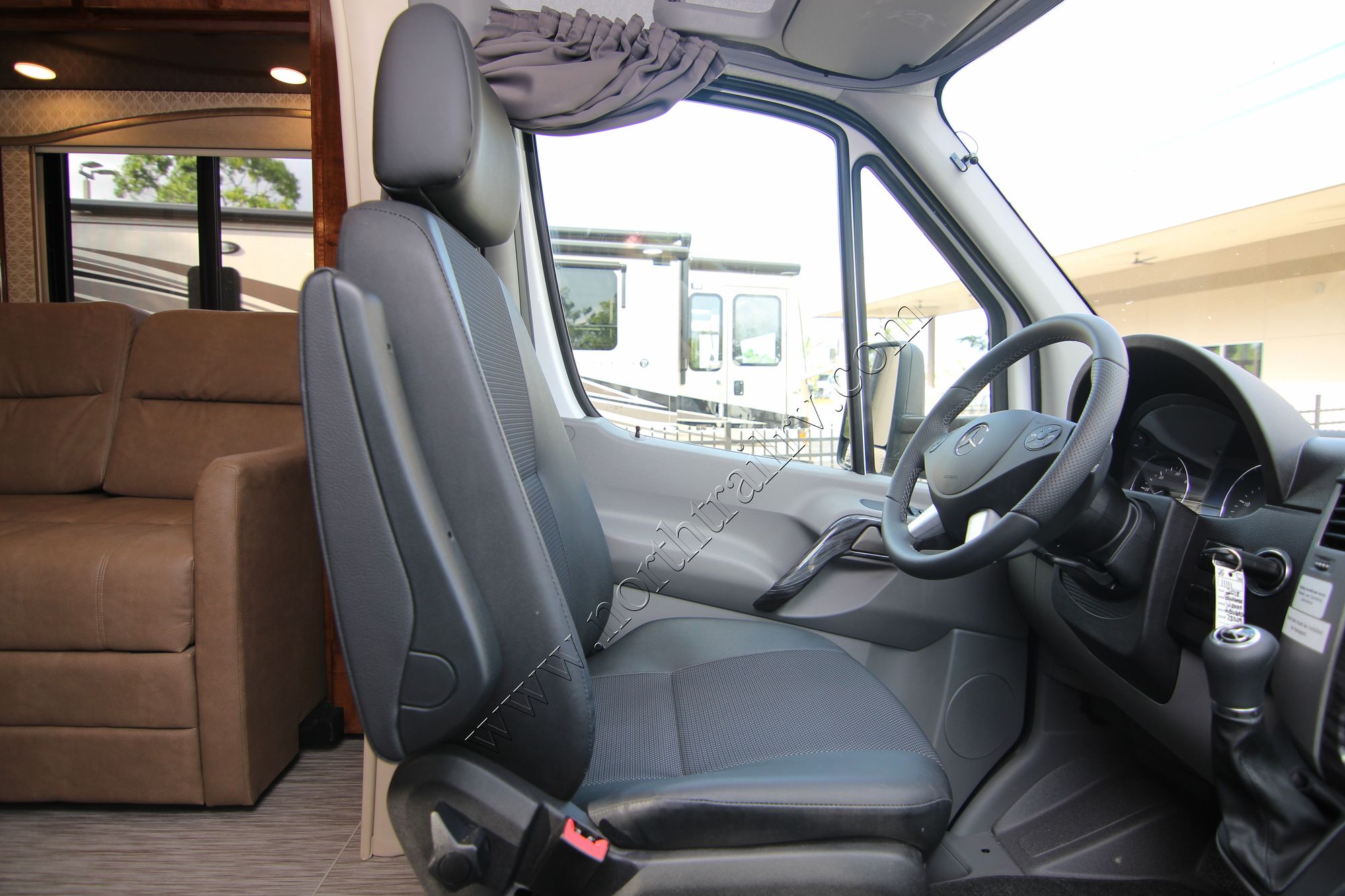 New 2018 Renegade Rv Vienna 25VQRS Class C  For Sale