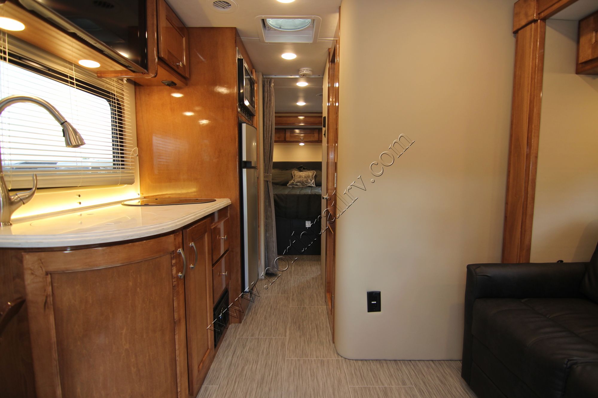 New 2018 Renegade Rv Vienna 25VQRS Class C  For Sale