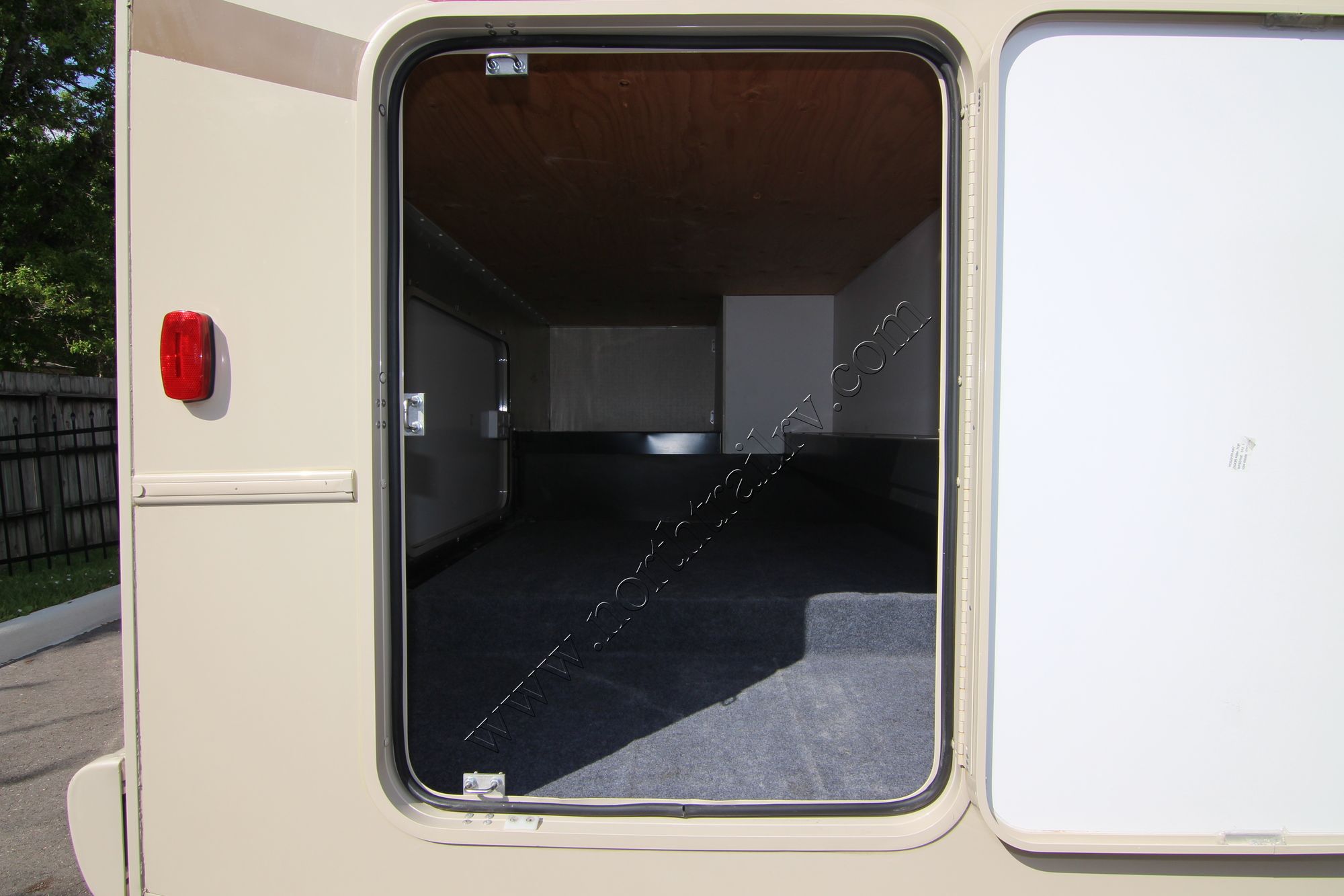 Used 2017 Winnebago Vista 31KE Class A  For Sale