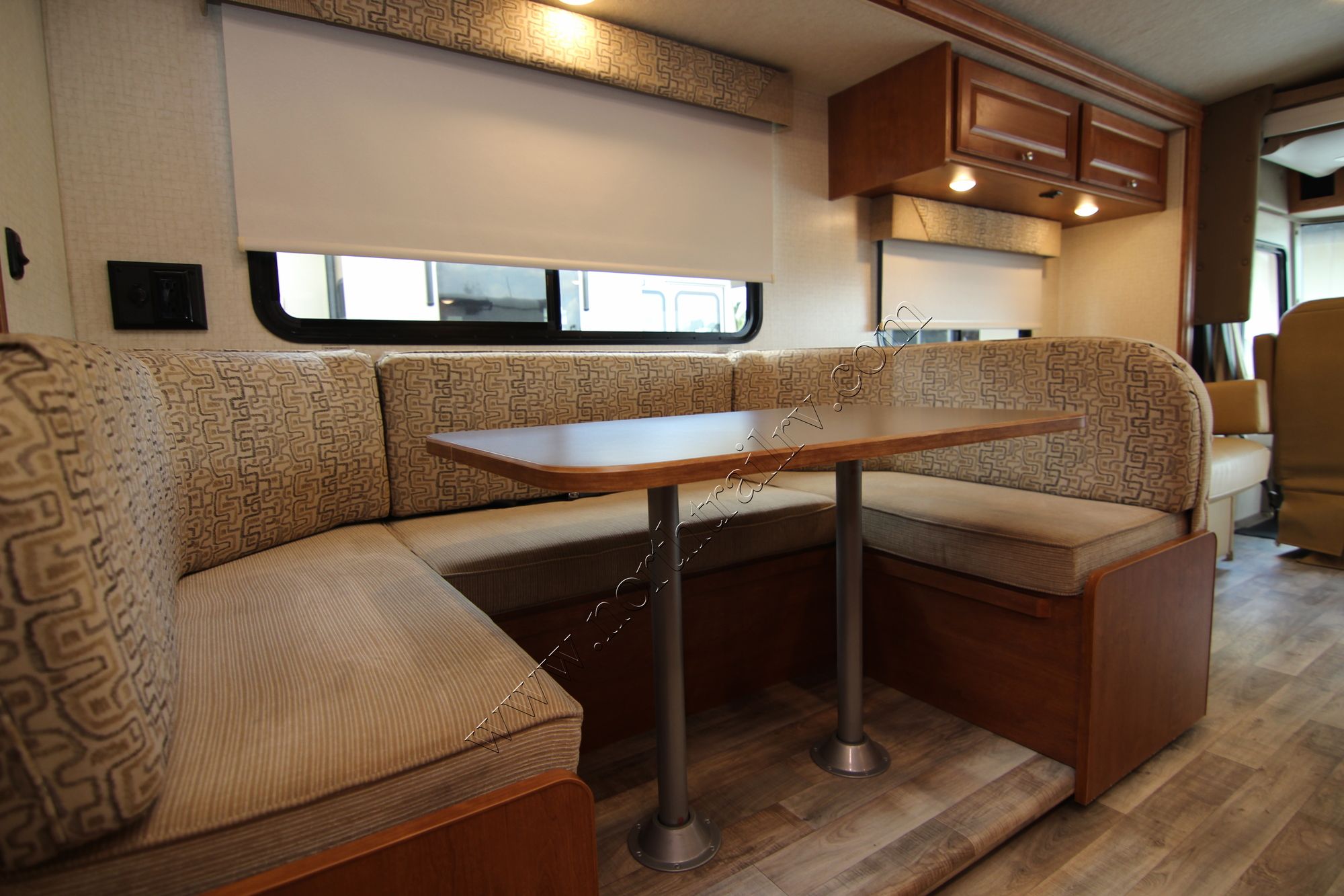 Used 2017 Winnebago Vista 31KE Class A  For Sale