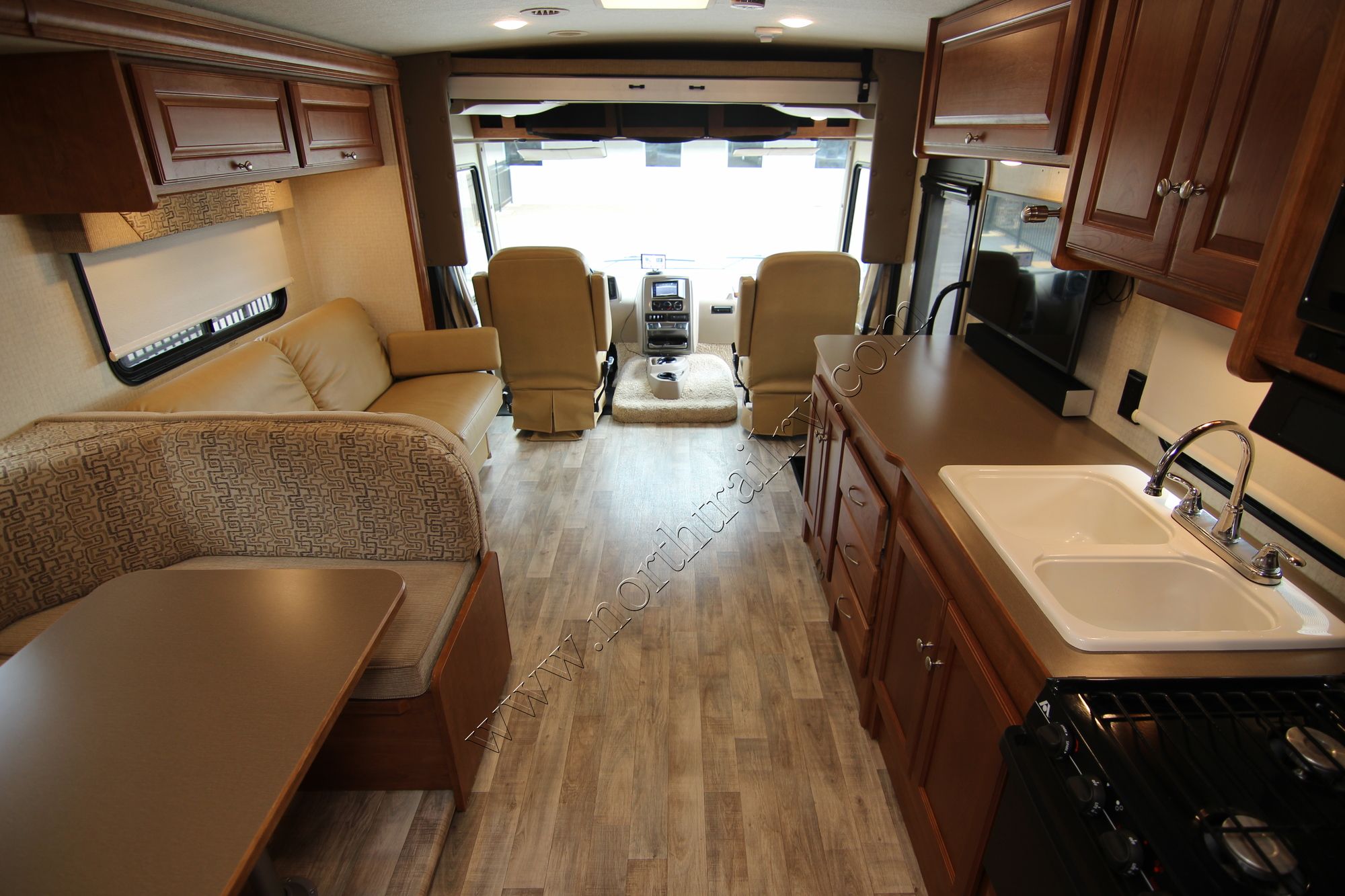 Used 2017 Winnebago Vista 31KE Class A  For Sale