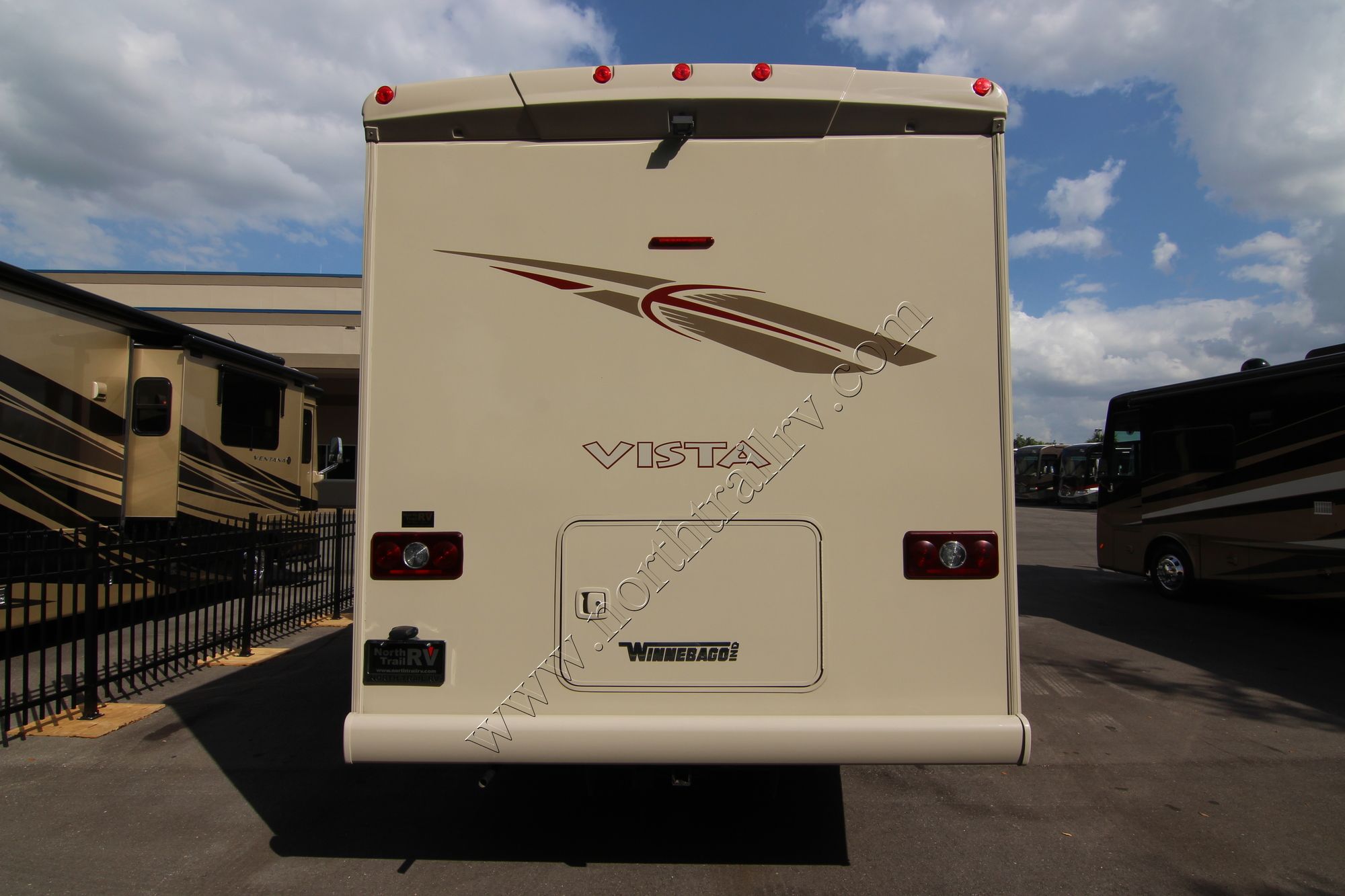 Used 2017 Winnebago Vista 31KE Class A  For Sale