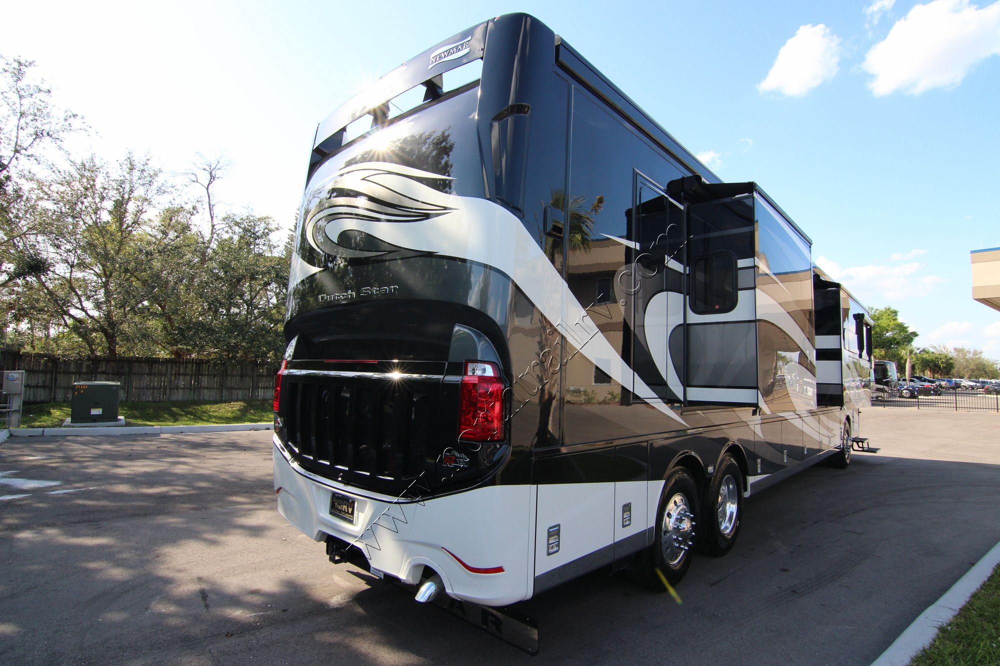 2018 Newmar Dutch Star 4326 Class A Diesel Motorhome ...