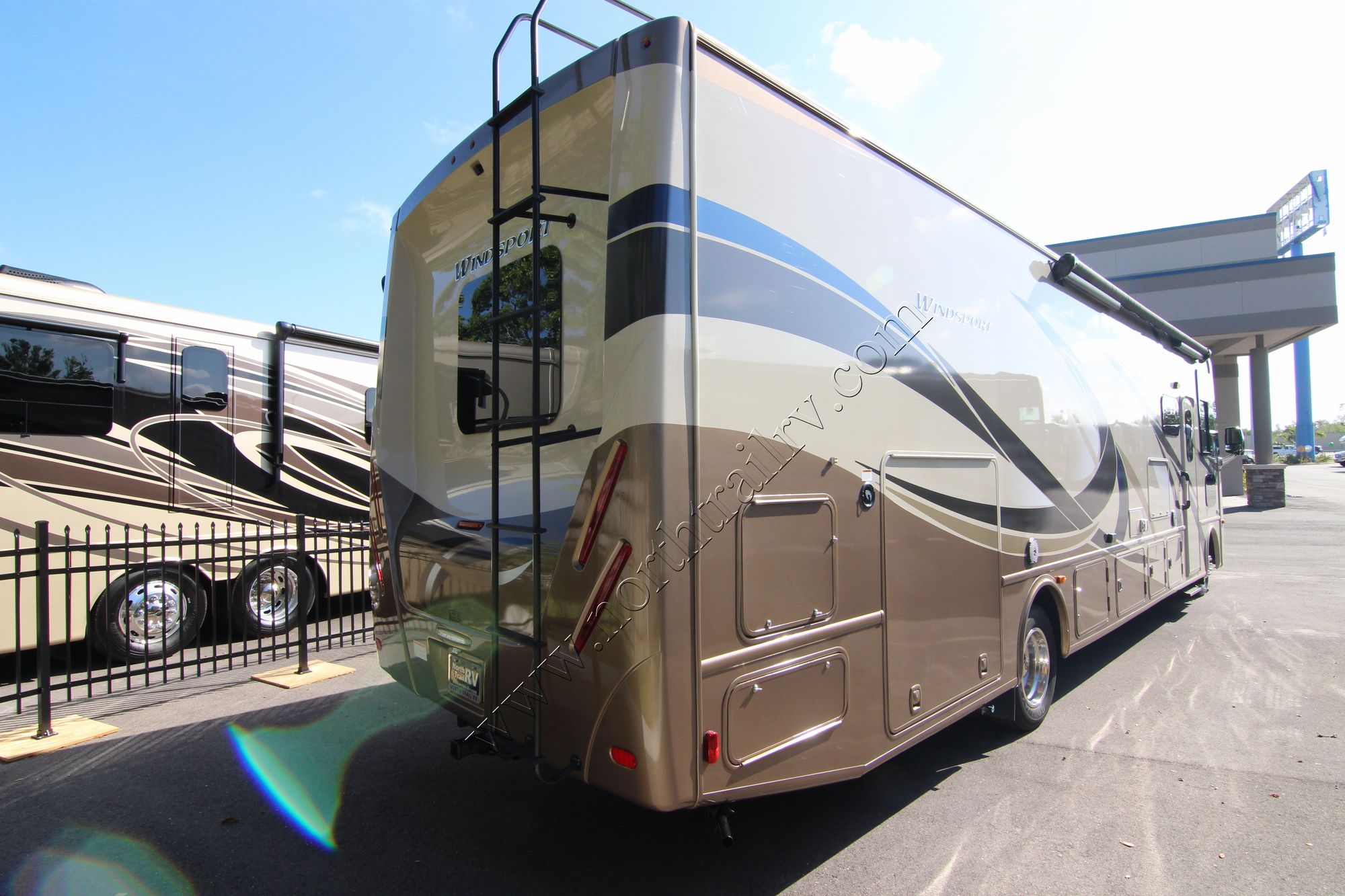 Used 2017 Thor Windsport 34F Class A  For Sale