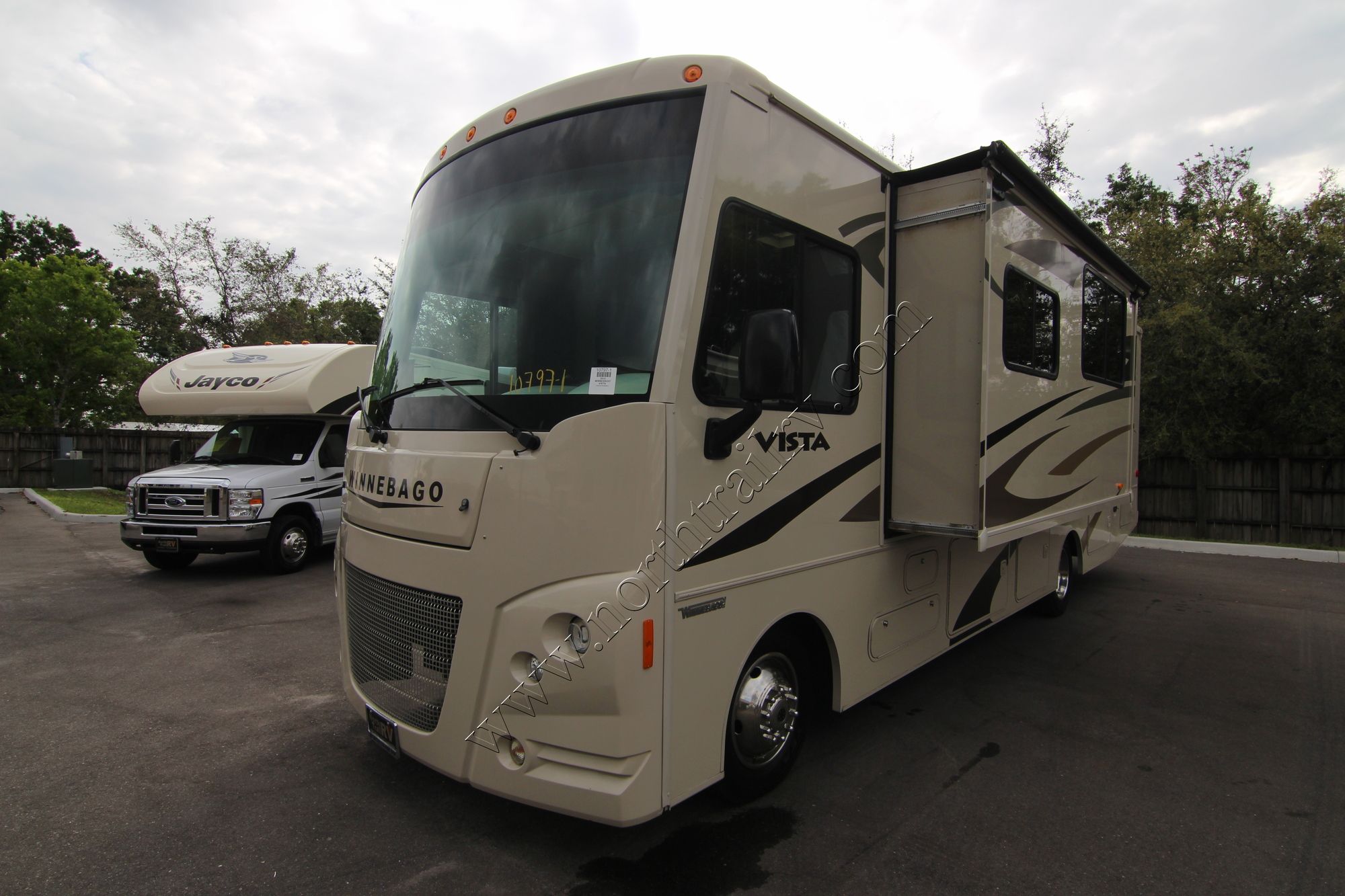 Used 2015 Winnebago Vista 31KE Class A  For Sale