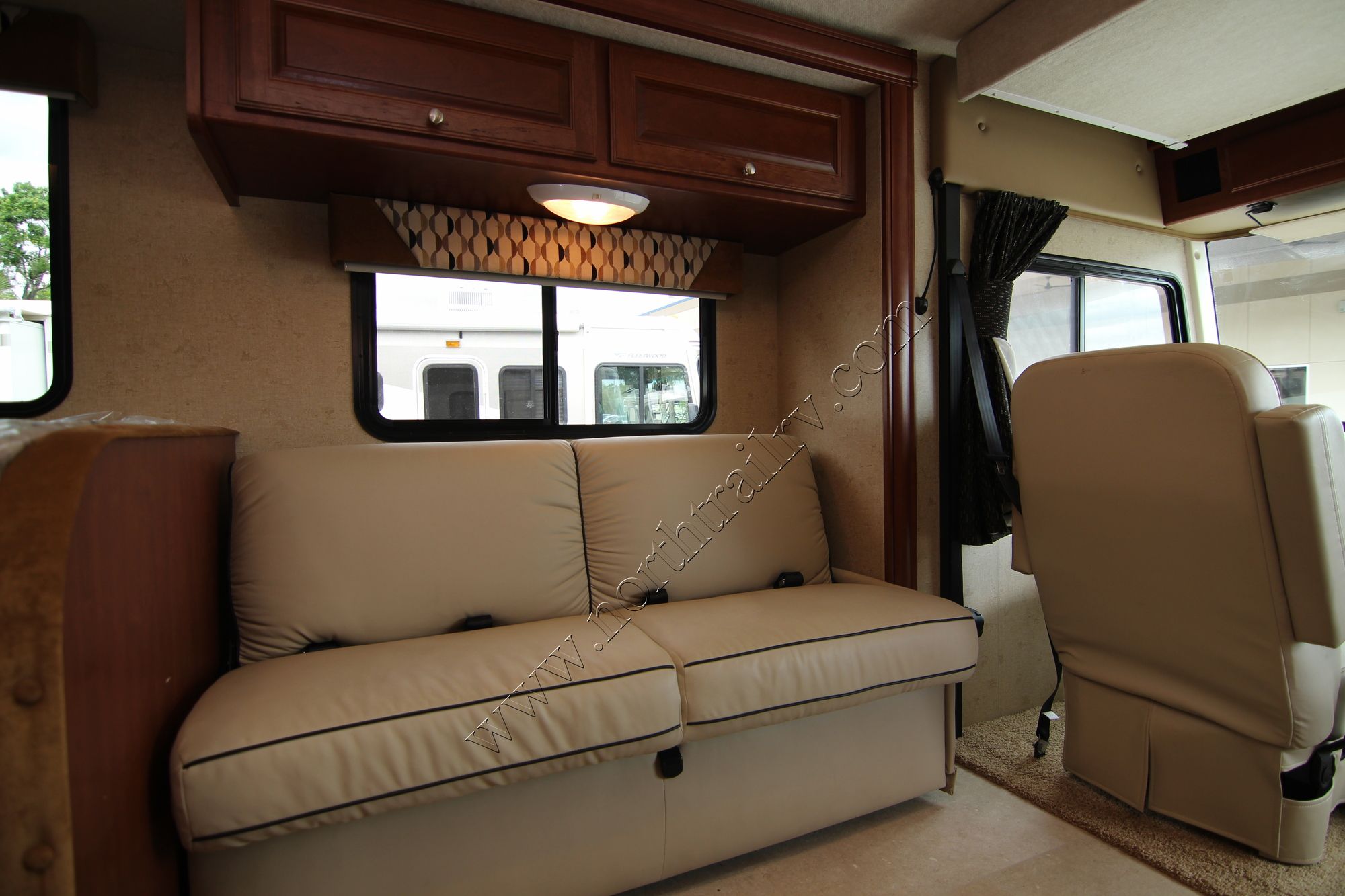 Used 2015 Winnebago Vista 31KE Class A  For Sale