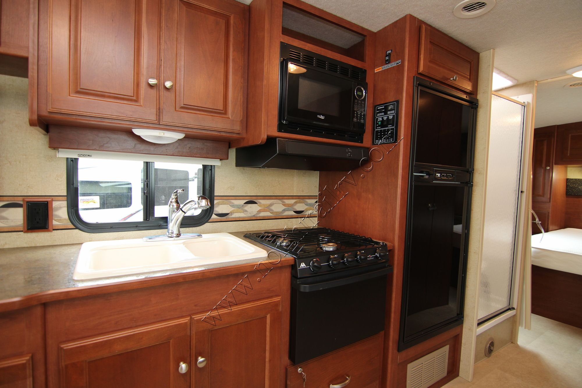 Used 2015 Winnebago Vista 31KE Class A  For Sale