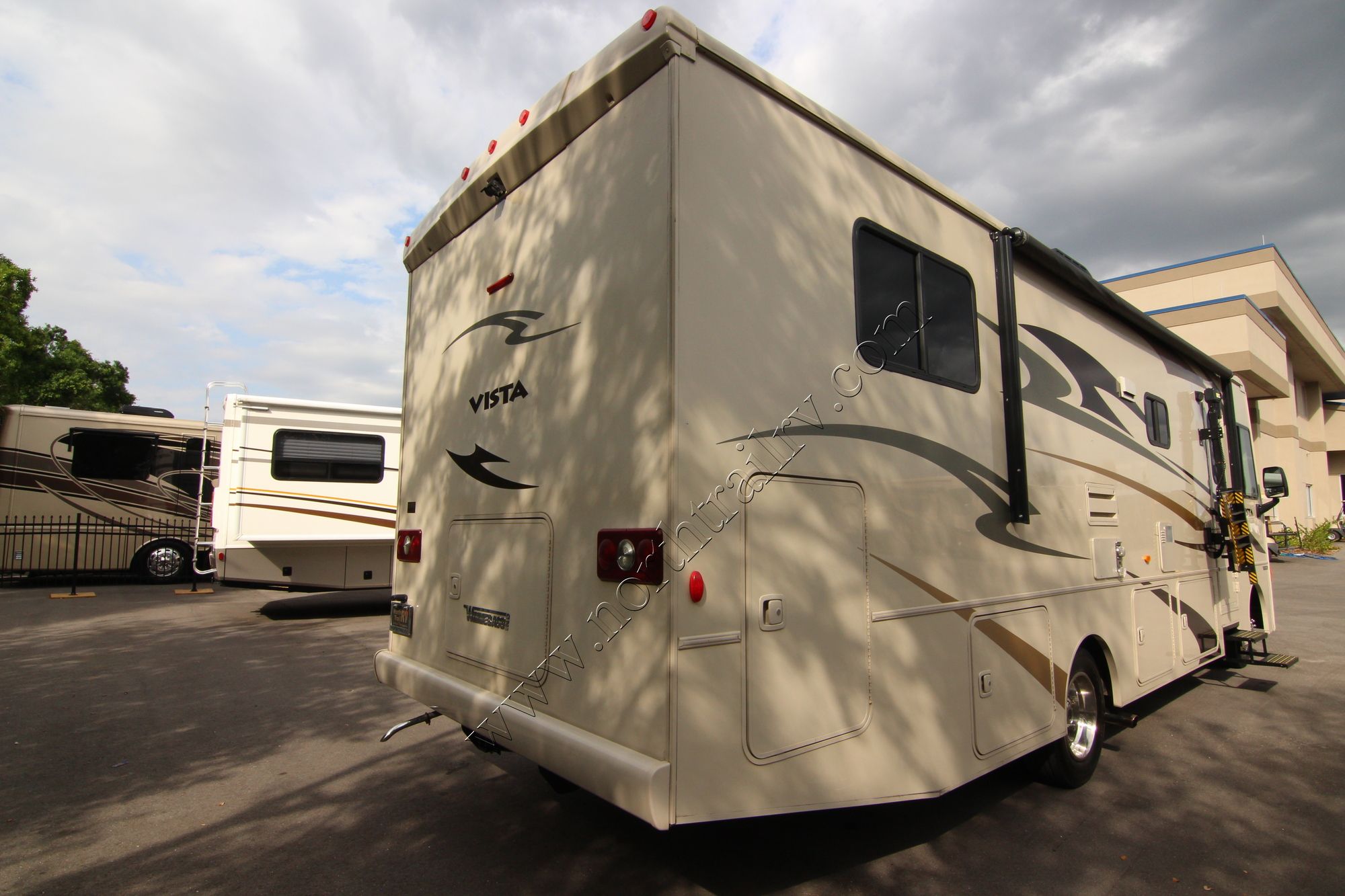 Used 2015 Winnebago Vista 31KE Class A  For Sale