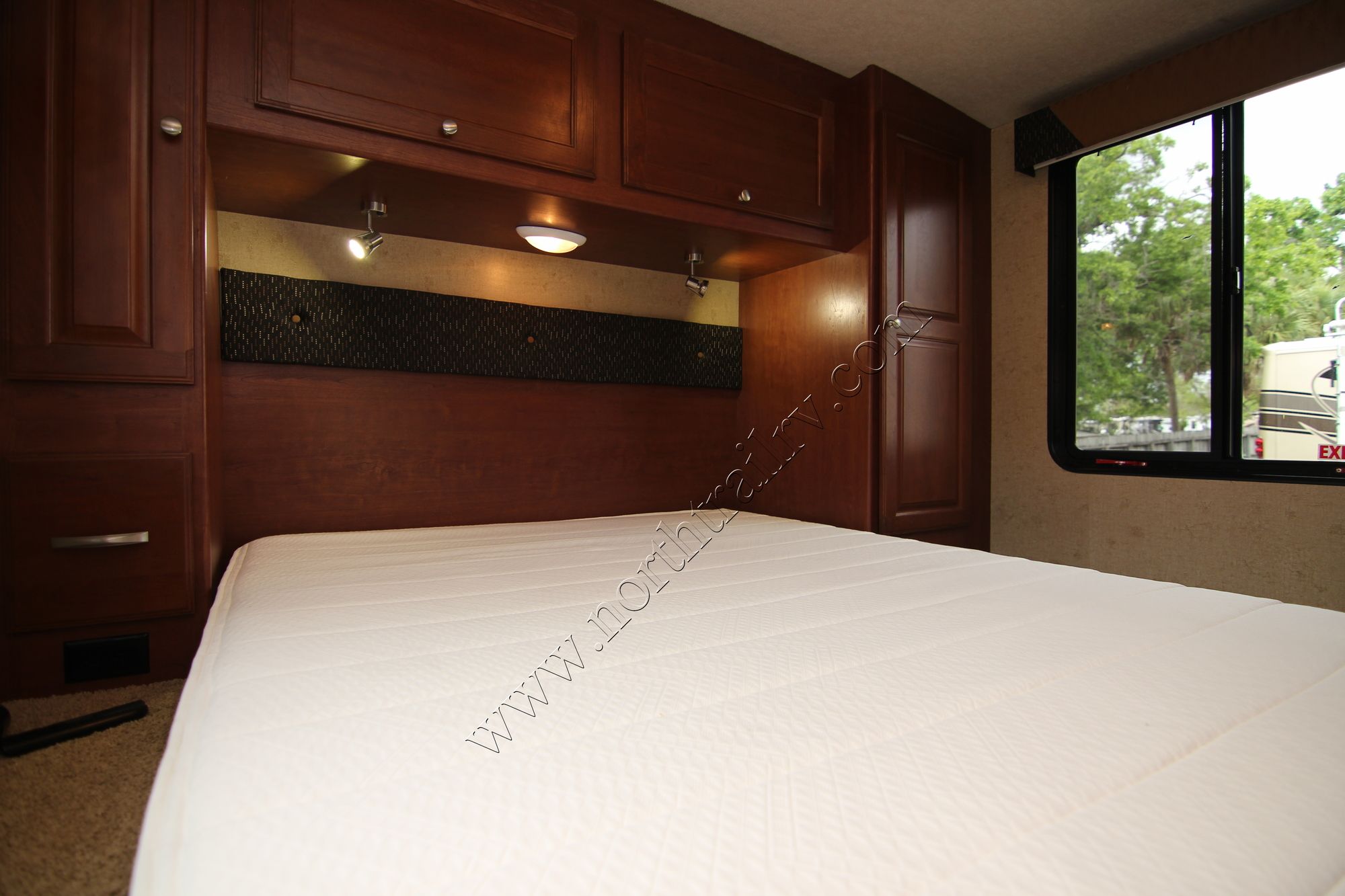 Used 2015 Winnebago Vista 31KE Class A  For Sale