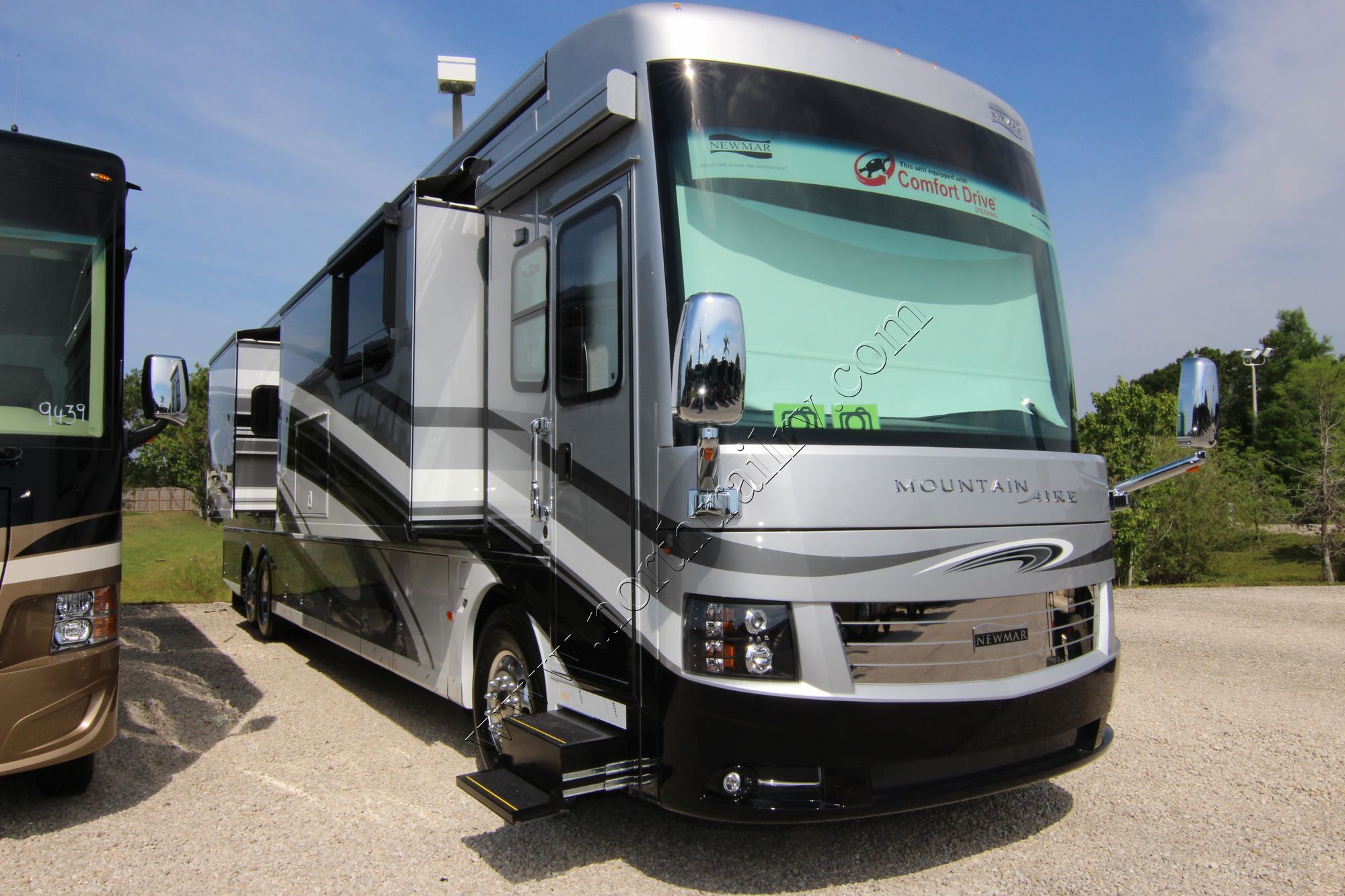 Used 2016 Newmar Mountain Aire 4553 Class A  For Sale