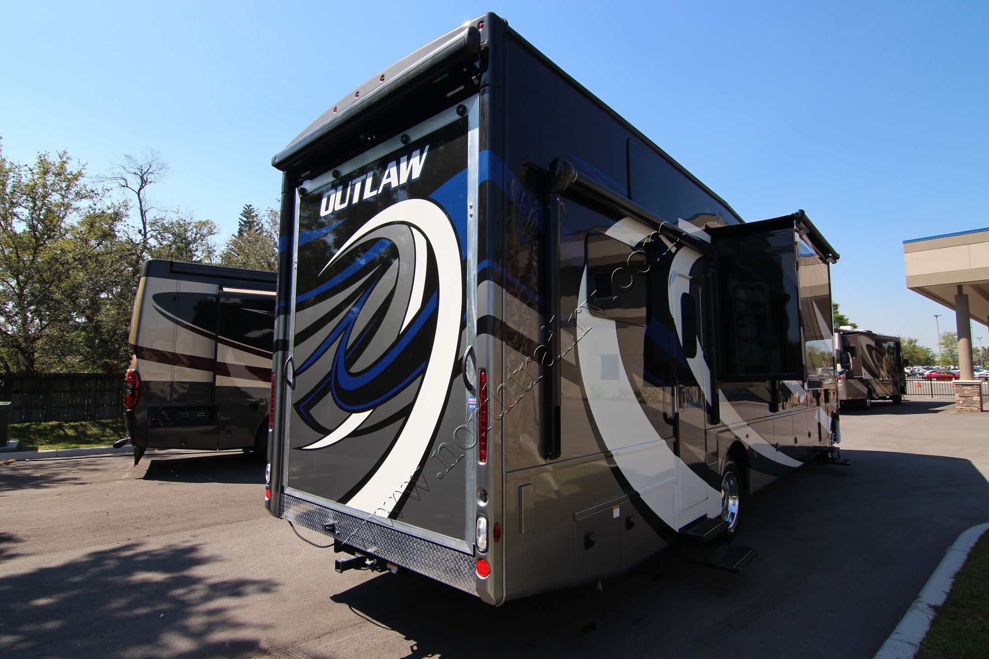 New 2018 Thor Outlaw 37RB Class A  For Sale