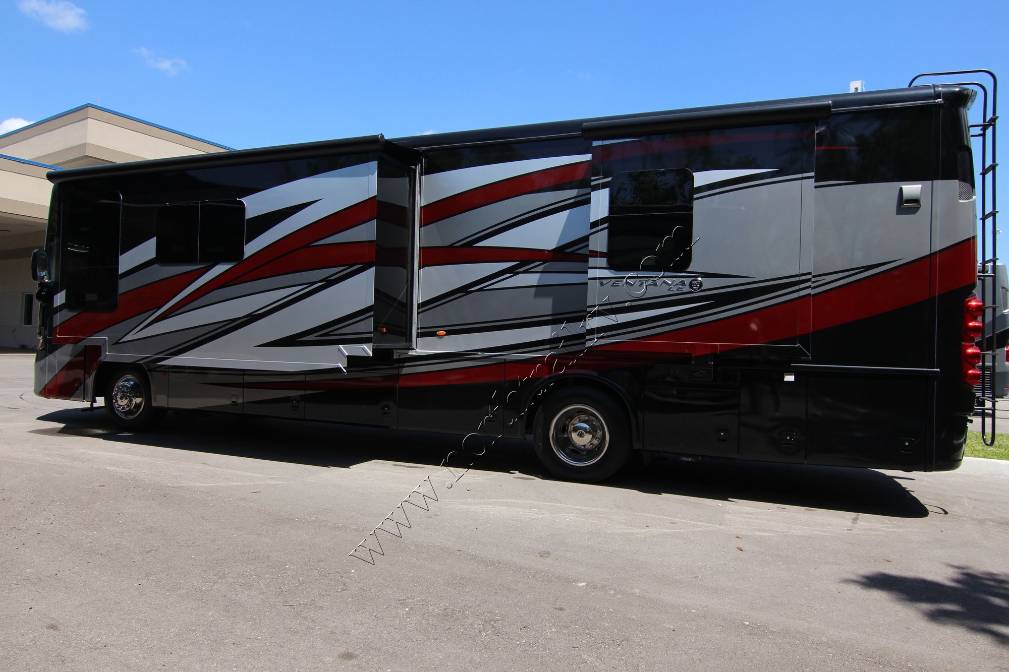 New 2018 Newmar Ventana Le 3713 Class A  For Sale