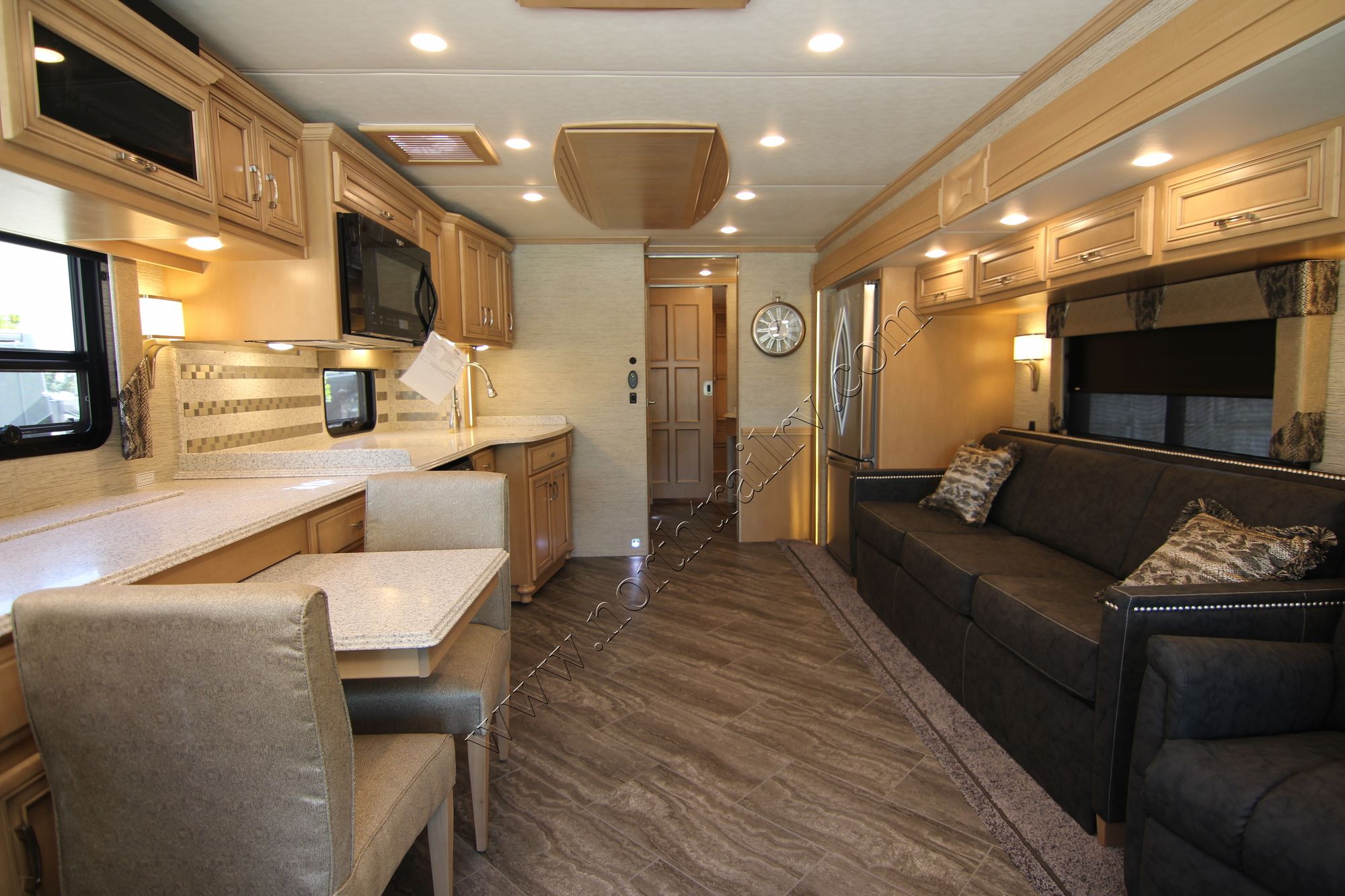 New 2018 Newmar Ventana Le 3713 Class A  For Sale