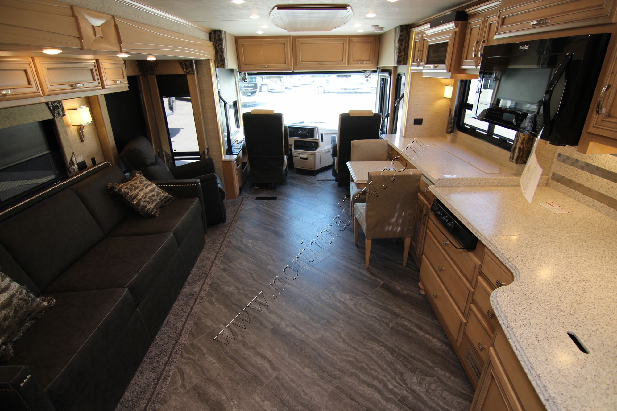 New 2018 Newmar Ventana Le 3713 Class A  For Sale