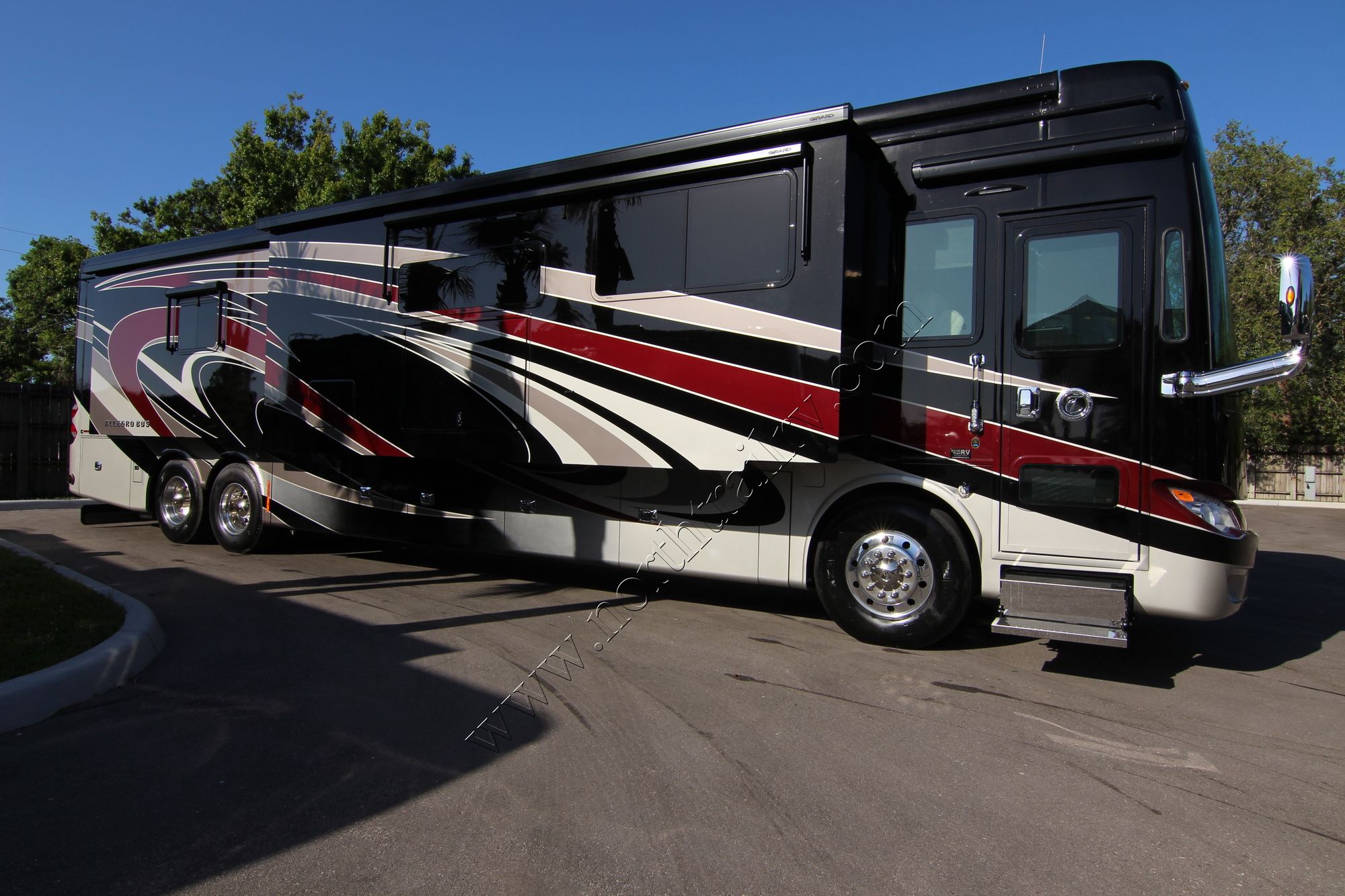 New 2018 Tiffin Motor Homes Allegro Bus 45OPP Class A  For Sale