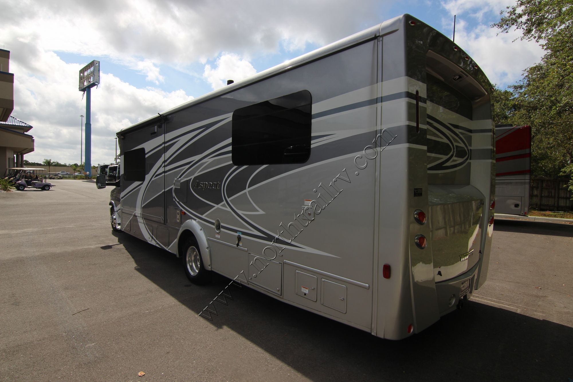 Used 2018 Winnebago Aspect 30J Class C  For Sale