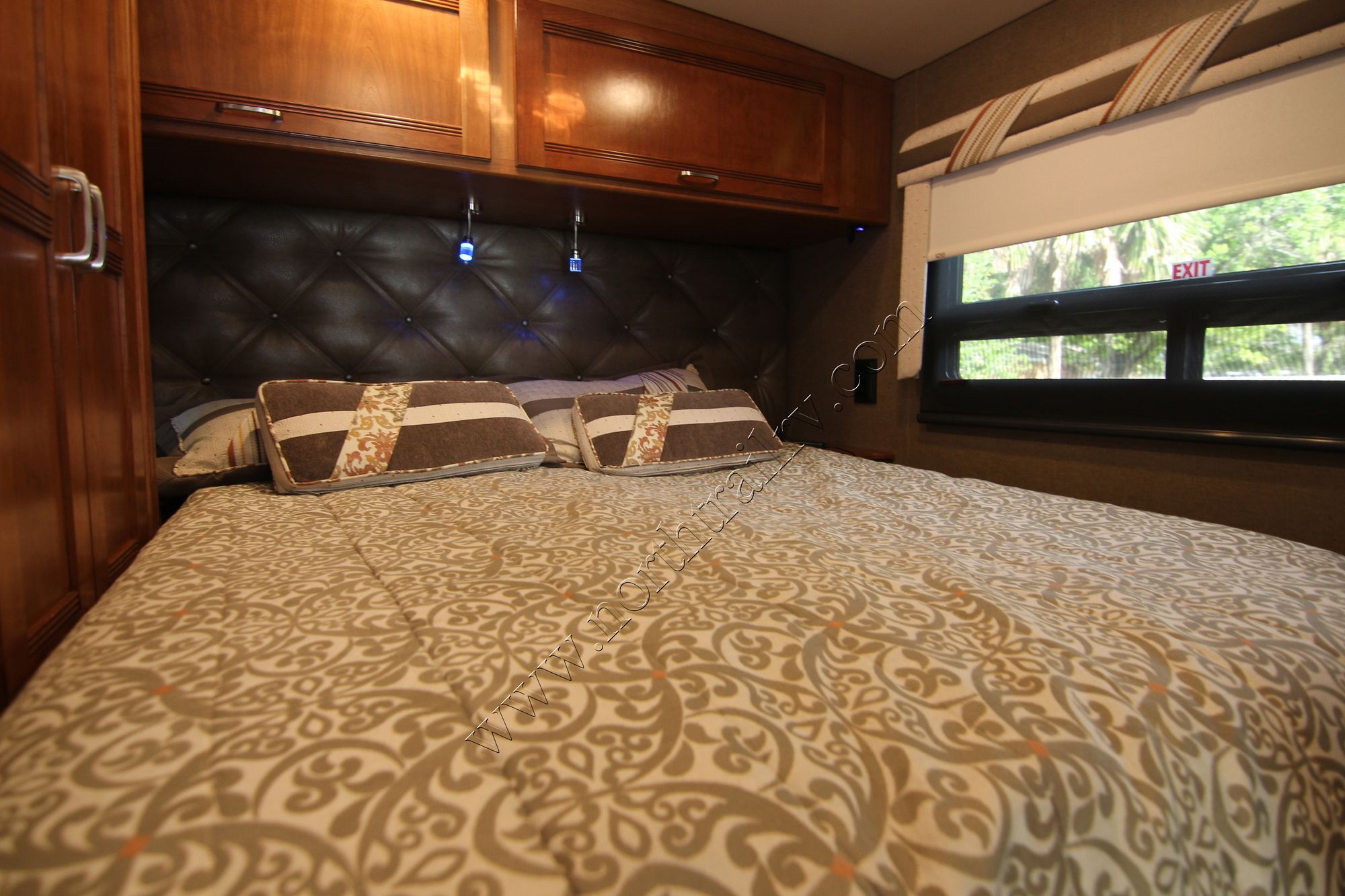 Used 2018 Winnebago Aspect 30J Class C  For Sale