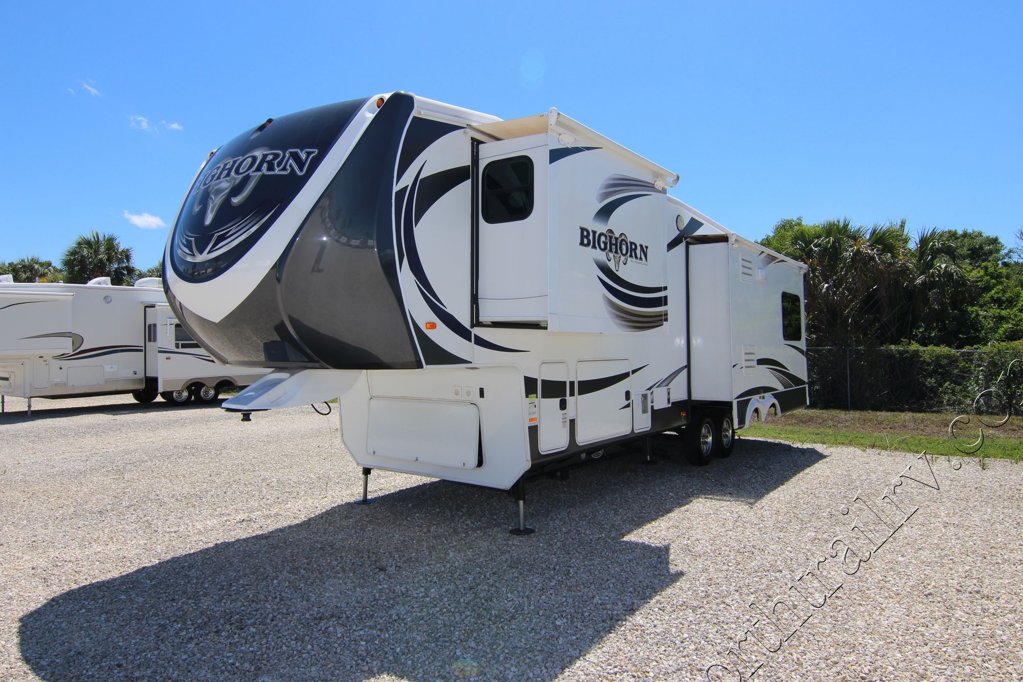 Used 2014 Heartland Rv Big Horn 3010RE Fifth Wheel  For Sale