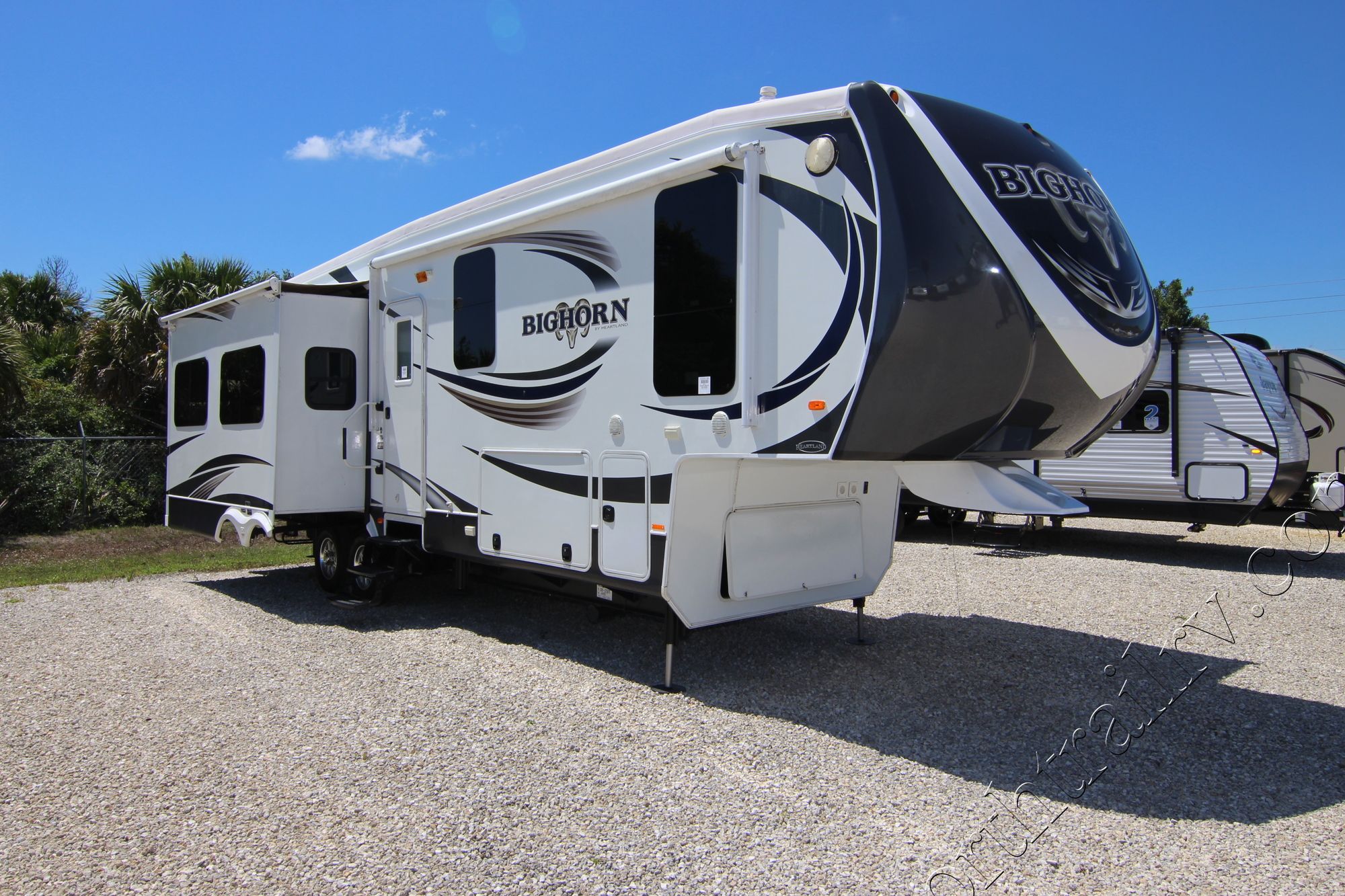 Used 2014 Heartland Rv Big Horn 3010RE Fifth Wheel  For Sale