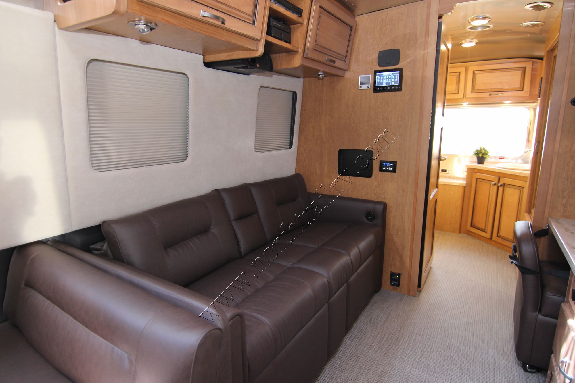 New 2018 Airstream Classic 33FB Travel Trailer  For Sale