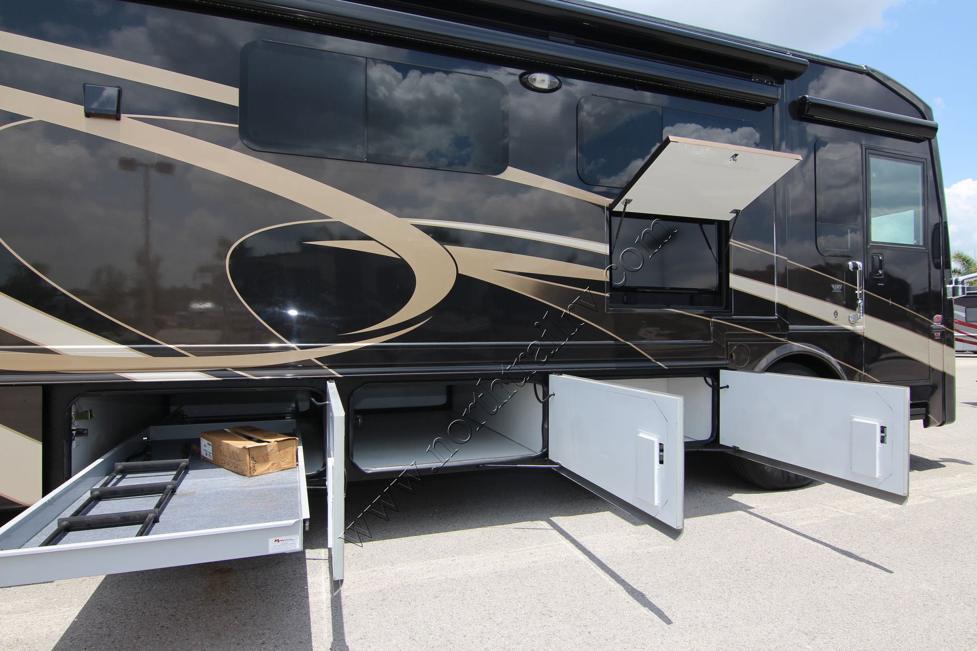 Used 2015 Thor Tuscany 40RX Class A  For Sale