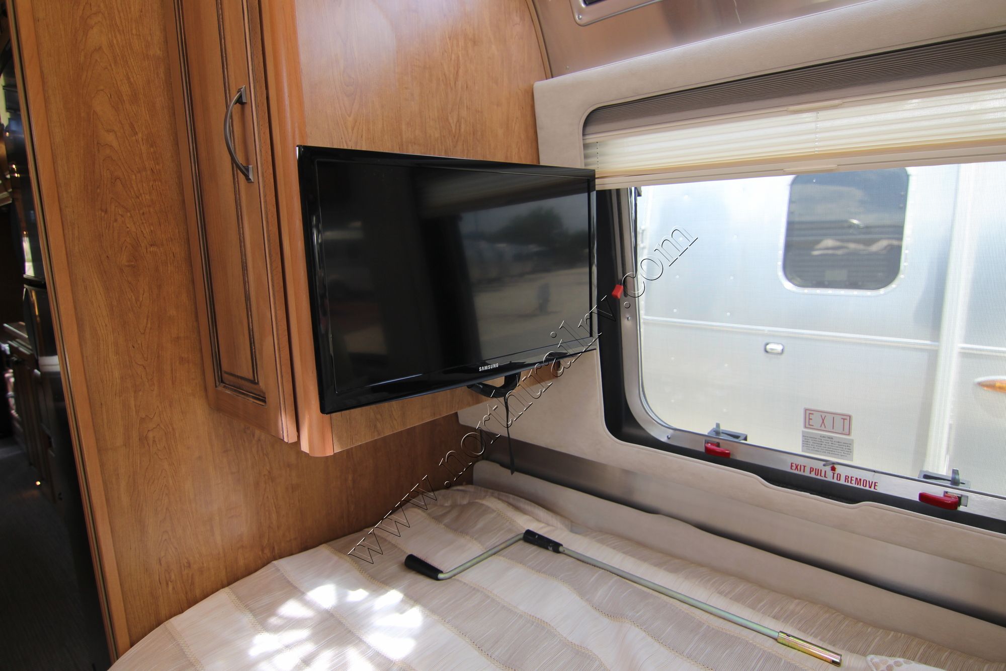 New 2018 Airstream Classic 33FB Travel Trailer  For Sale