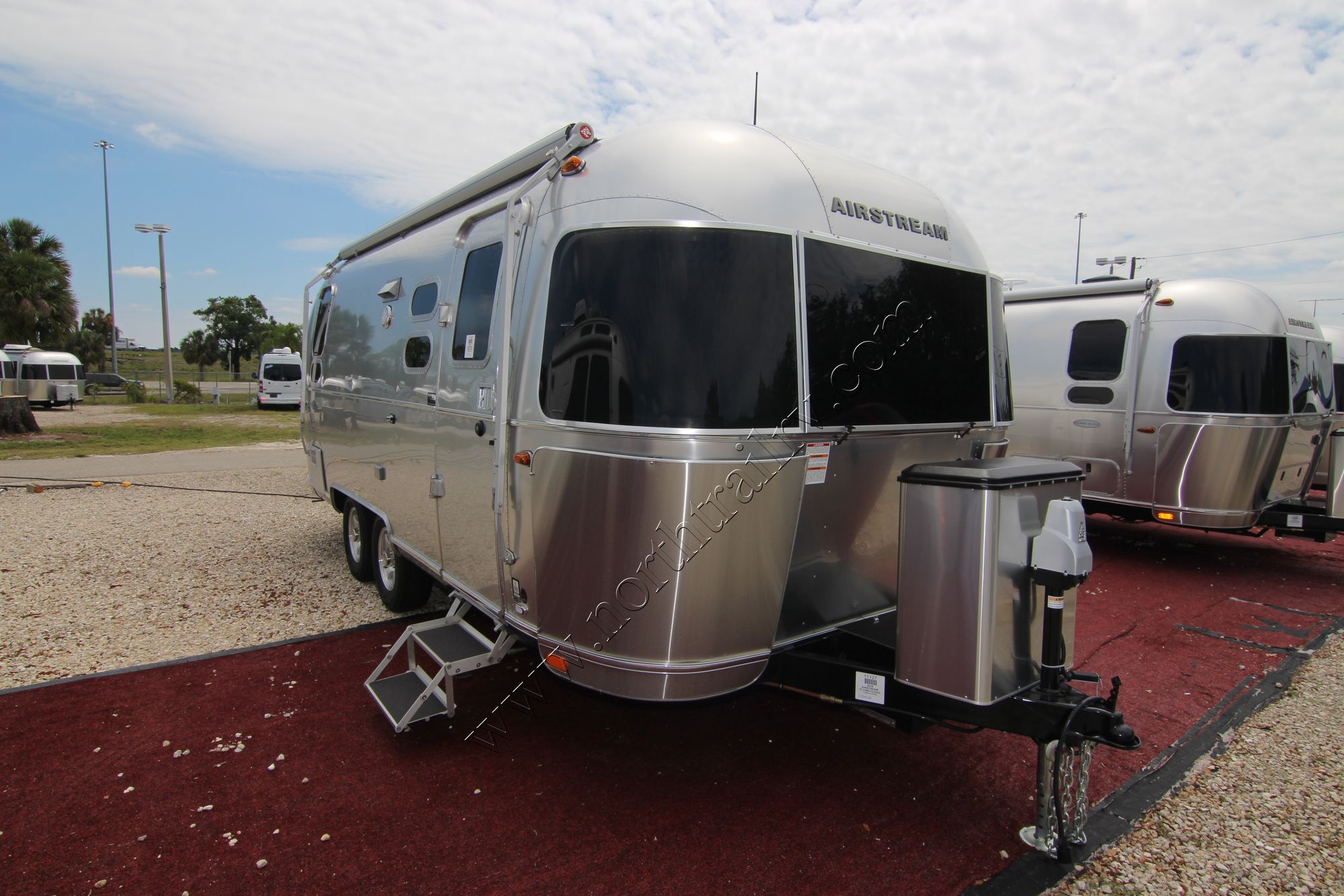 New 2018 Airstream Flying Cloud 23CB Travel Trailer  For Sale