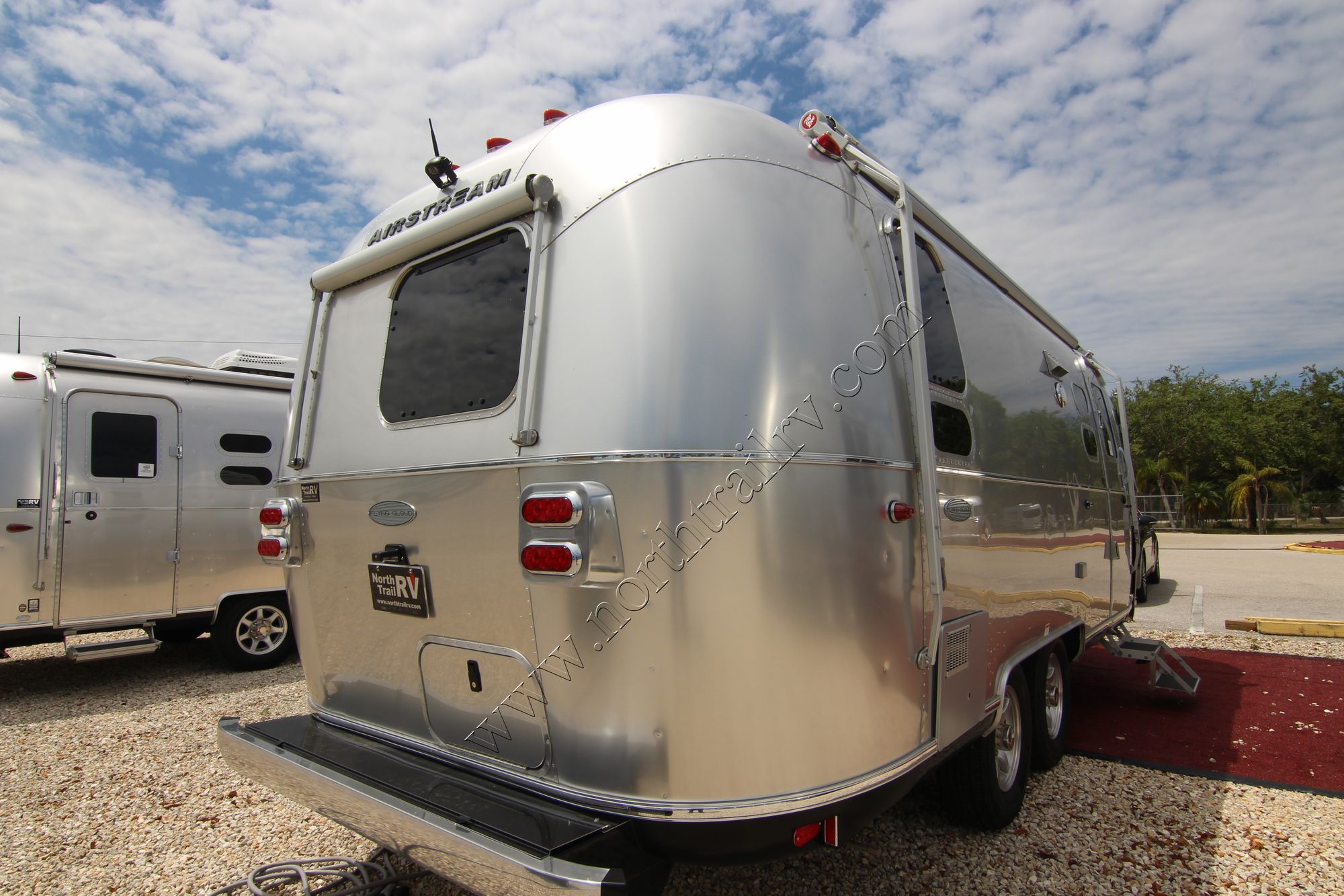 New 2018 Airstream Flying Cloud 23CB Travel Trailer  For Sale