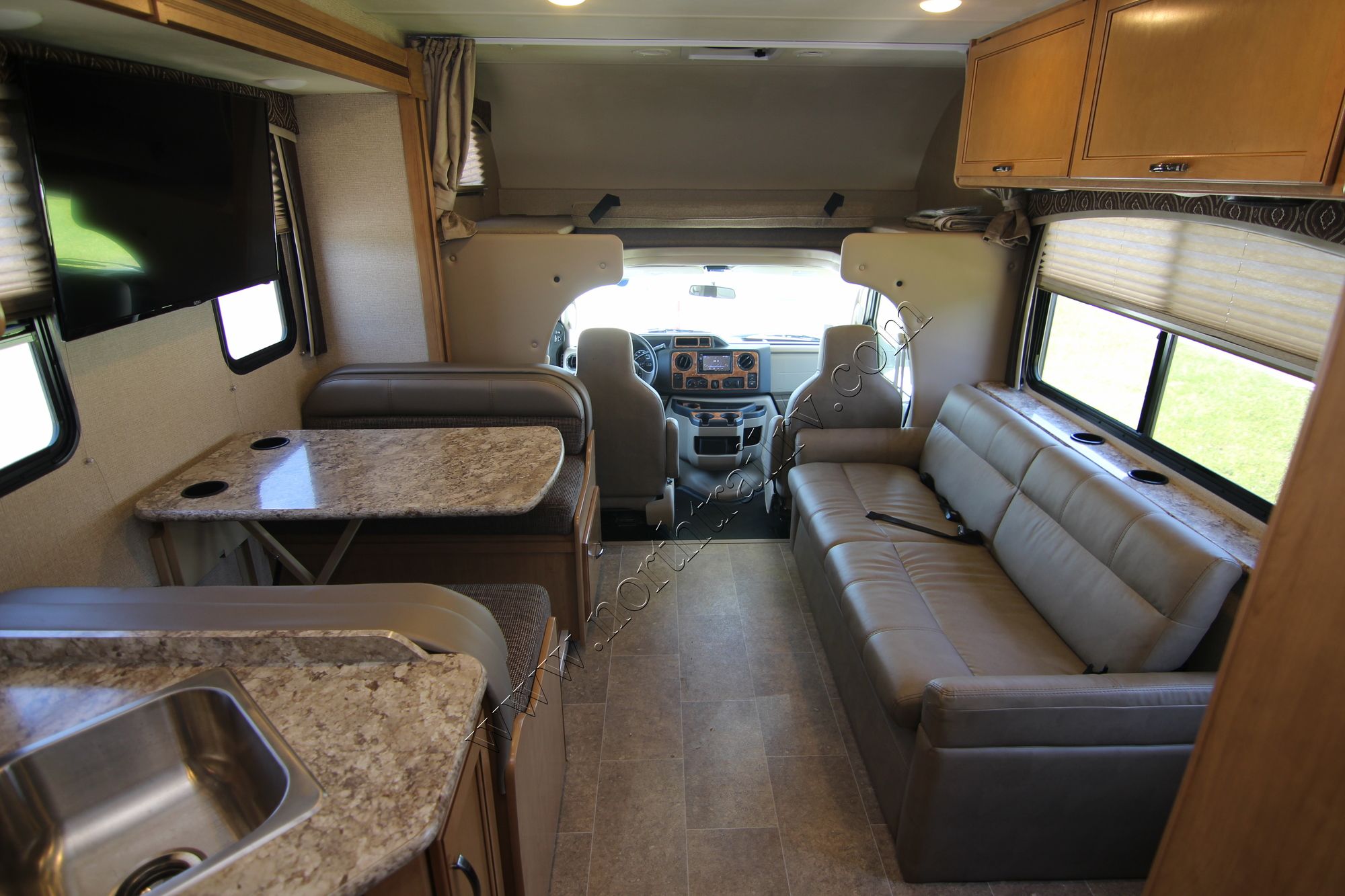 Used 2017 Thor Chateau 28Z Class C  For Sale