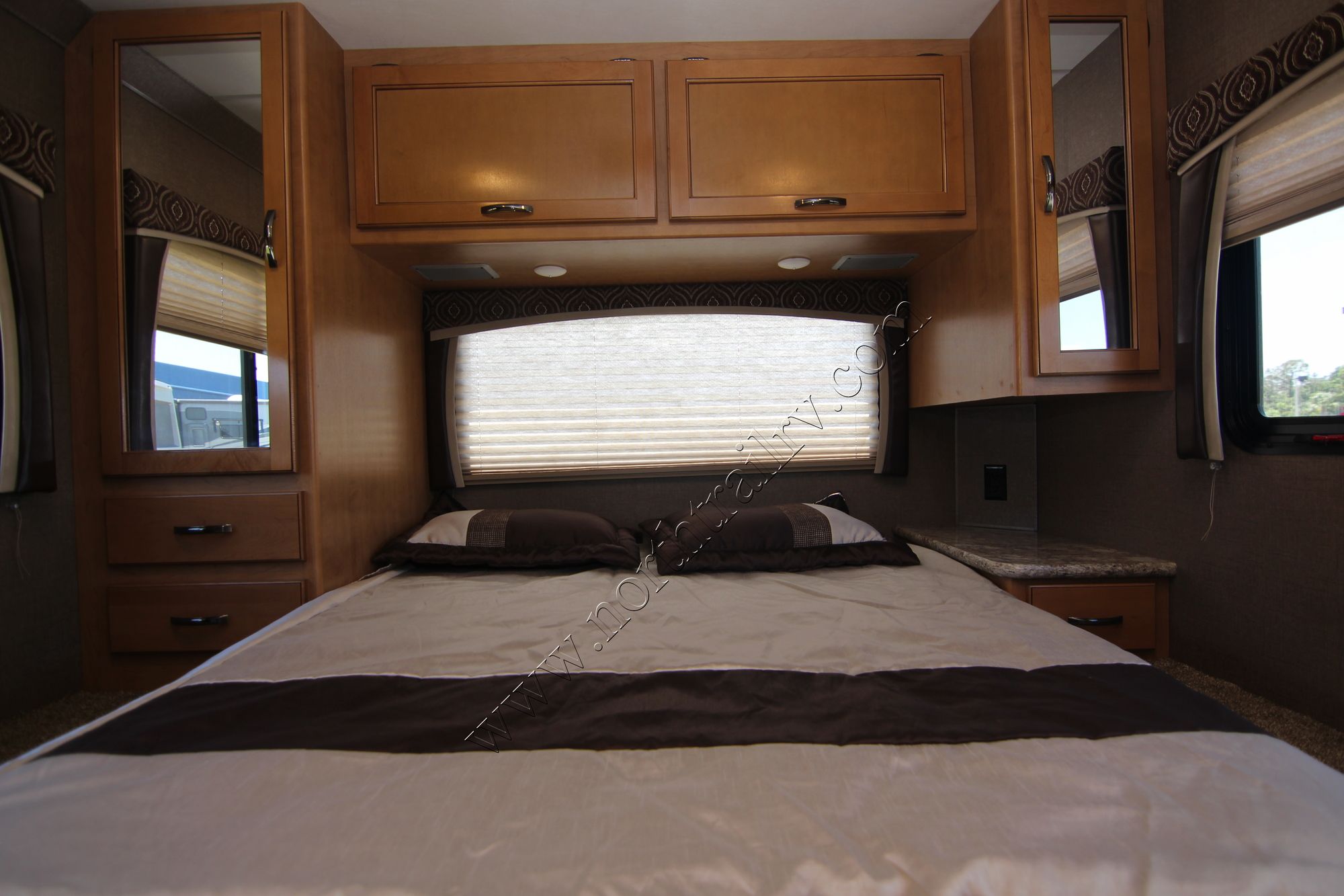 Used 2017 Thor Chateau 28Z Class C  For Sale