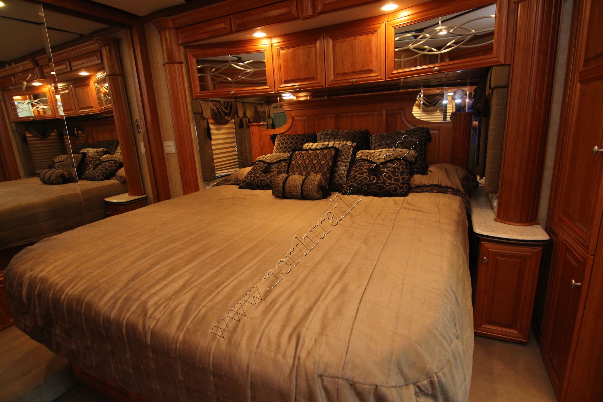 Used 2007 Newmar Essex 4502 Class A  For Sale