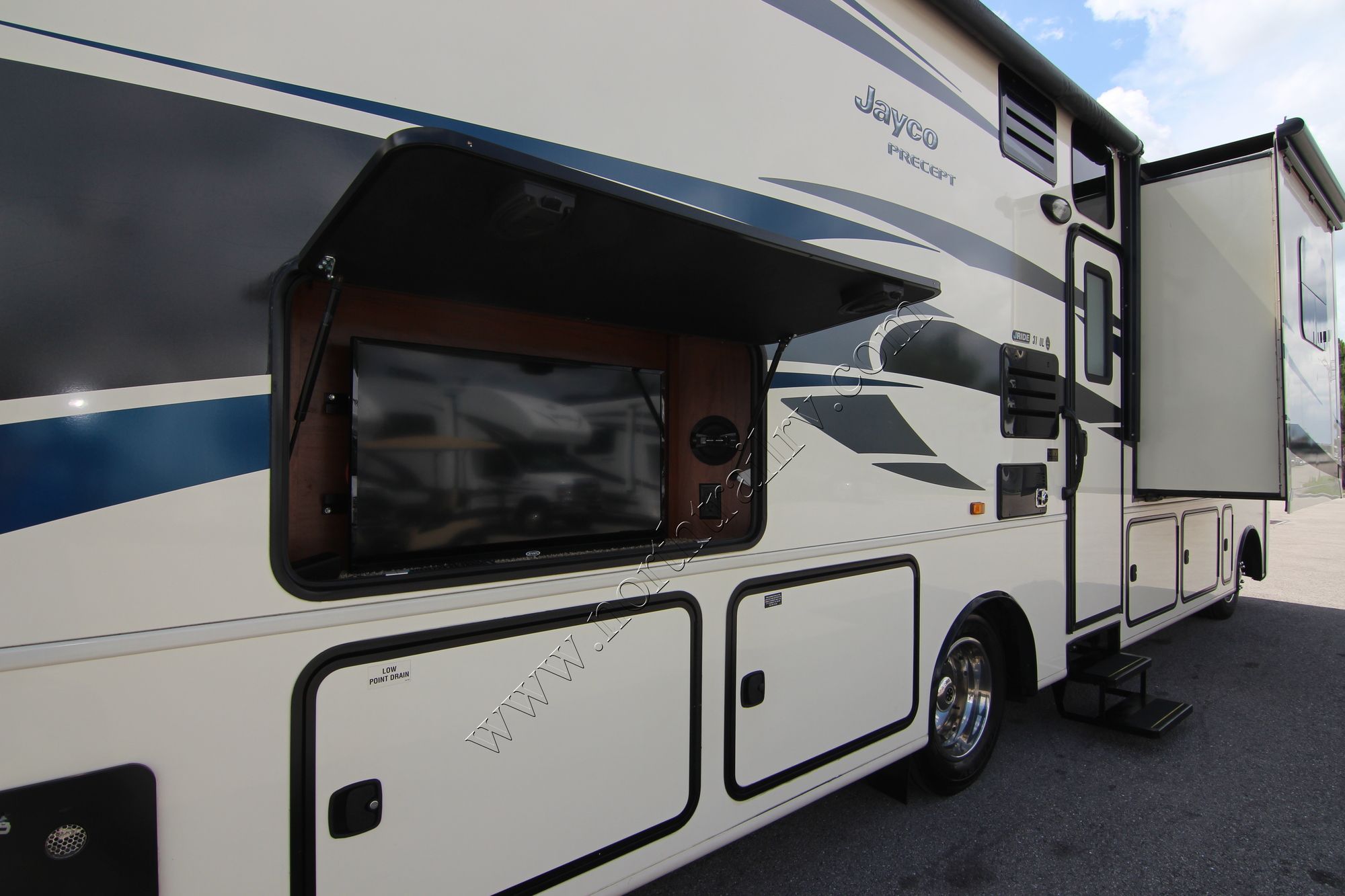 Used 2015 Jayco Precept 31UL Class A  For Sale