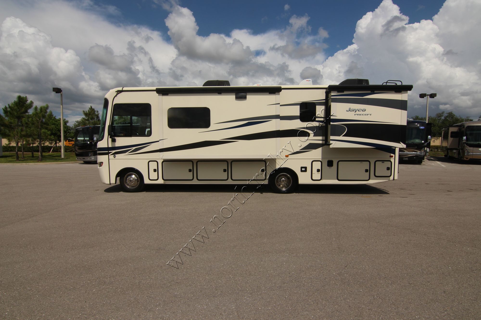 Used 2015 Jayco Precept 31UL Class A  For Sale