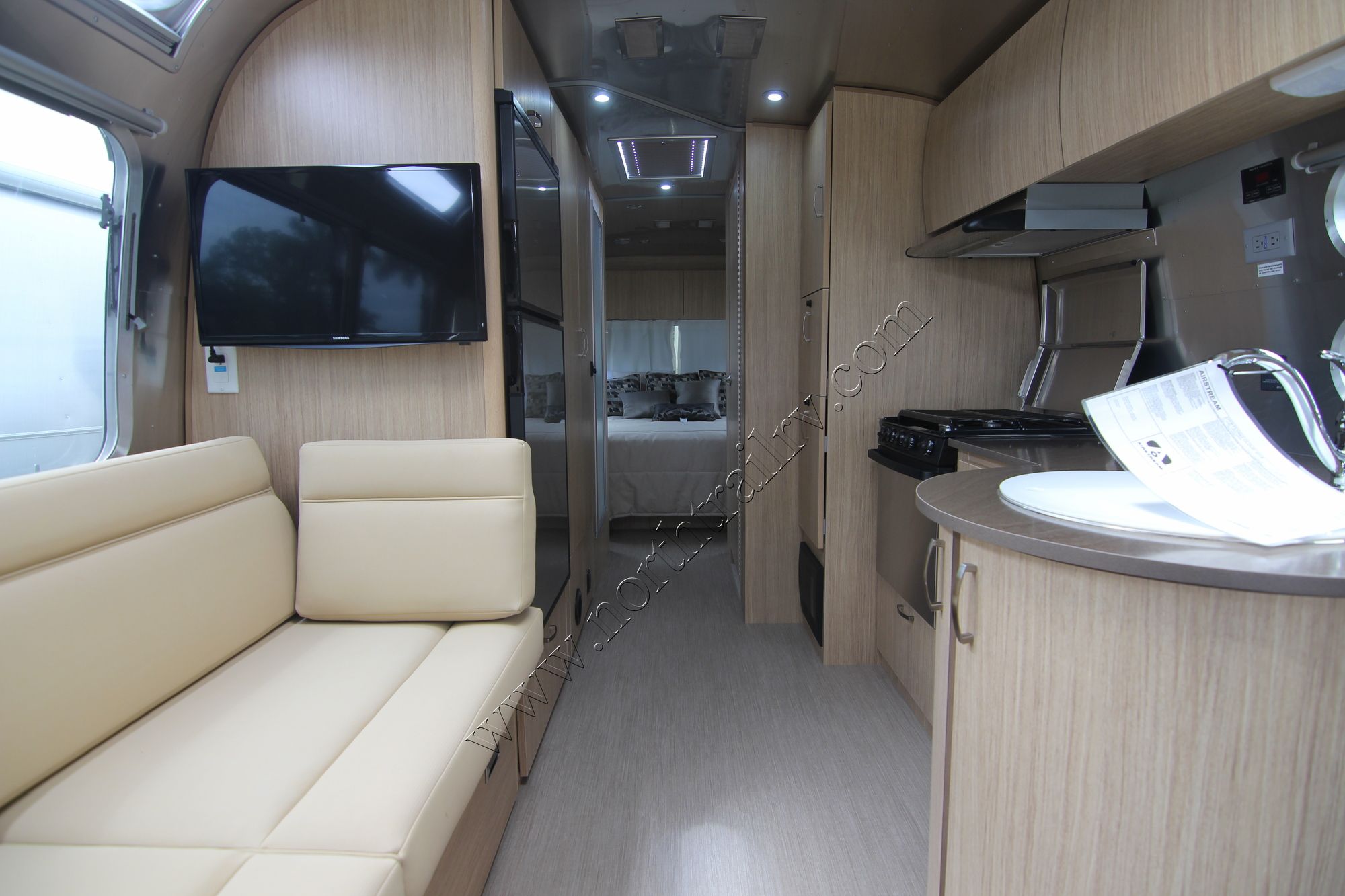 2018 Airstream Flying Cloud 27FB 10897