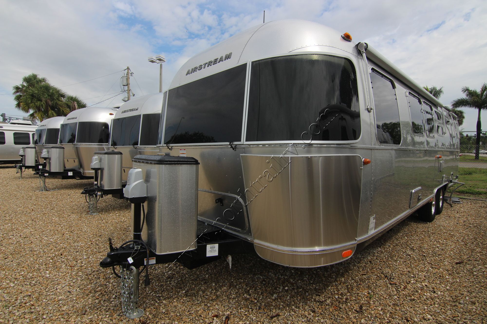 New 2018 Airstream Flying Cloud 30FB Travel Trailer  For Sale