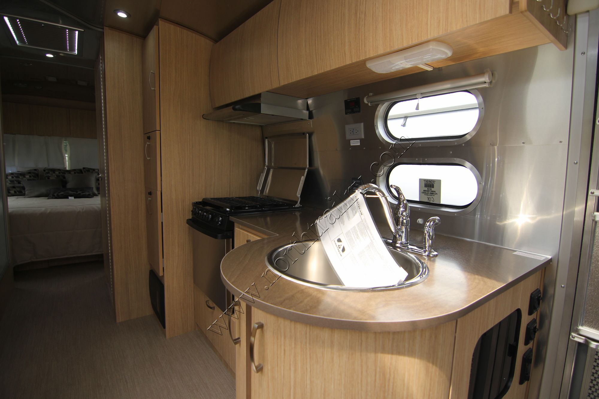 2018 Airstream Flying Cloud 27FB 10897