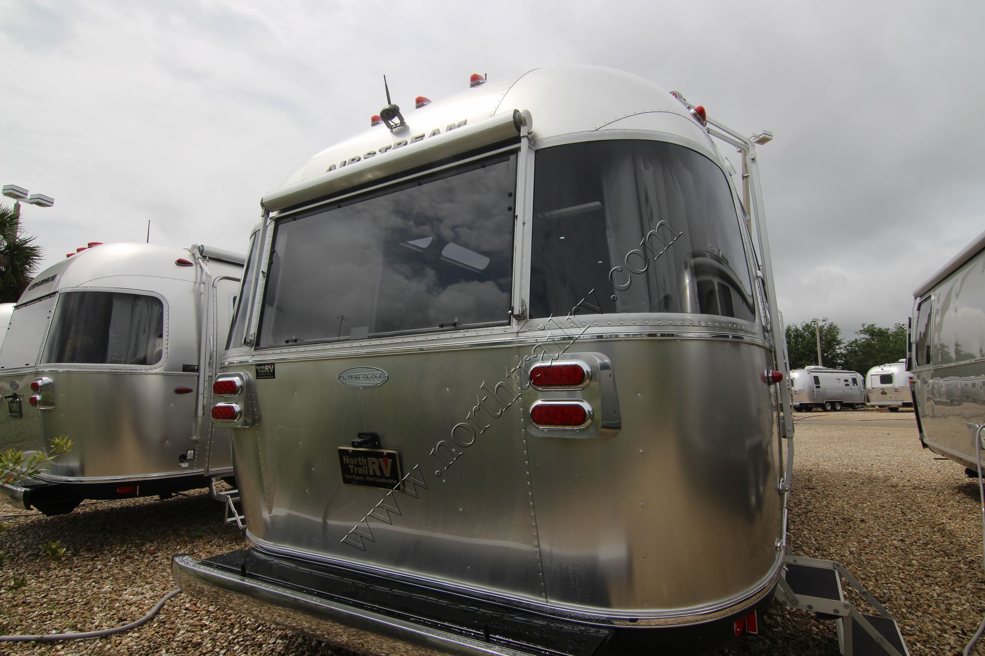 2018 Airstream Flying Cloud 27FB 10897