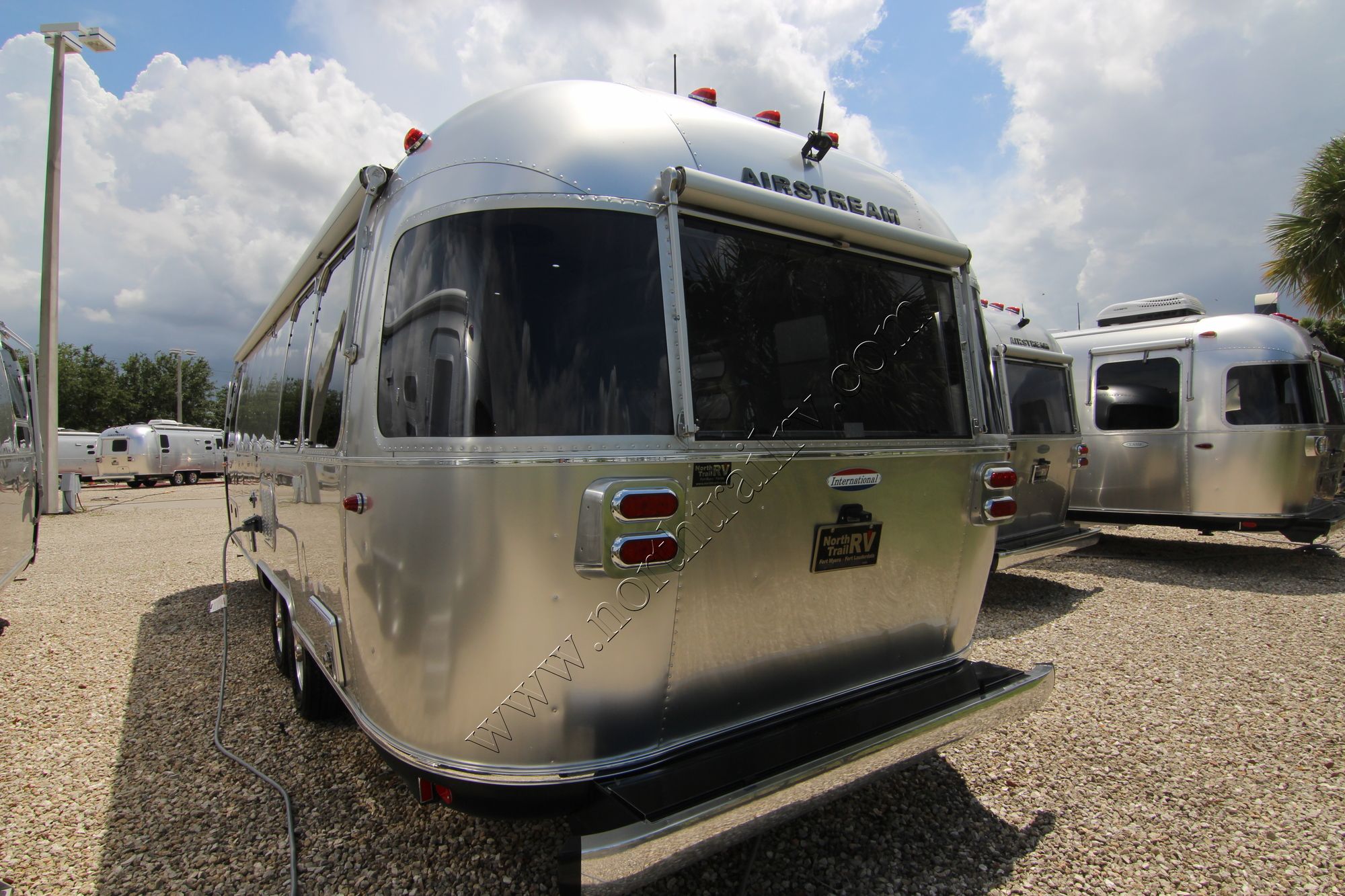 New 2019 Airstream Intl Serenity 27FB Travel Trailer  For Sale