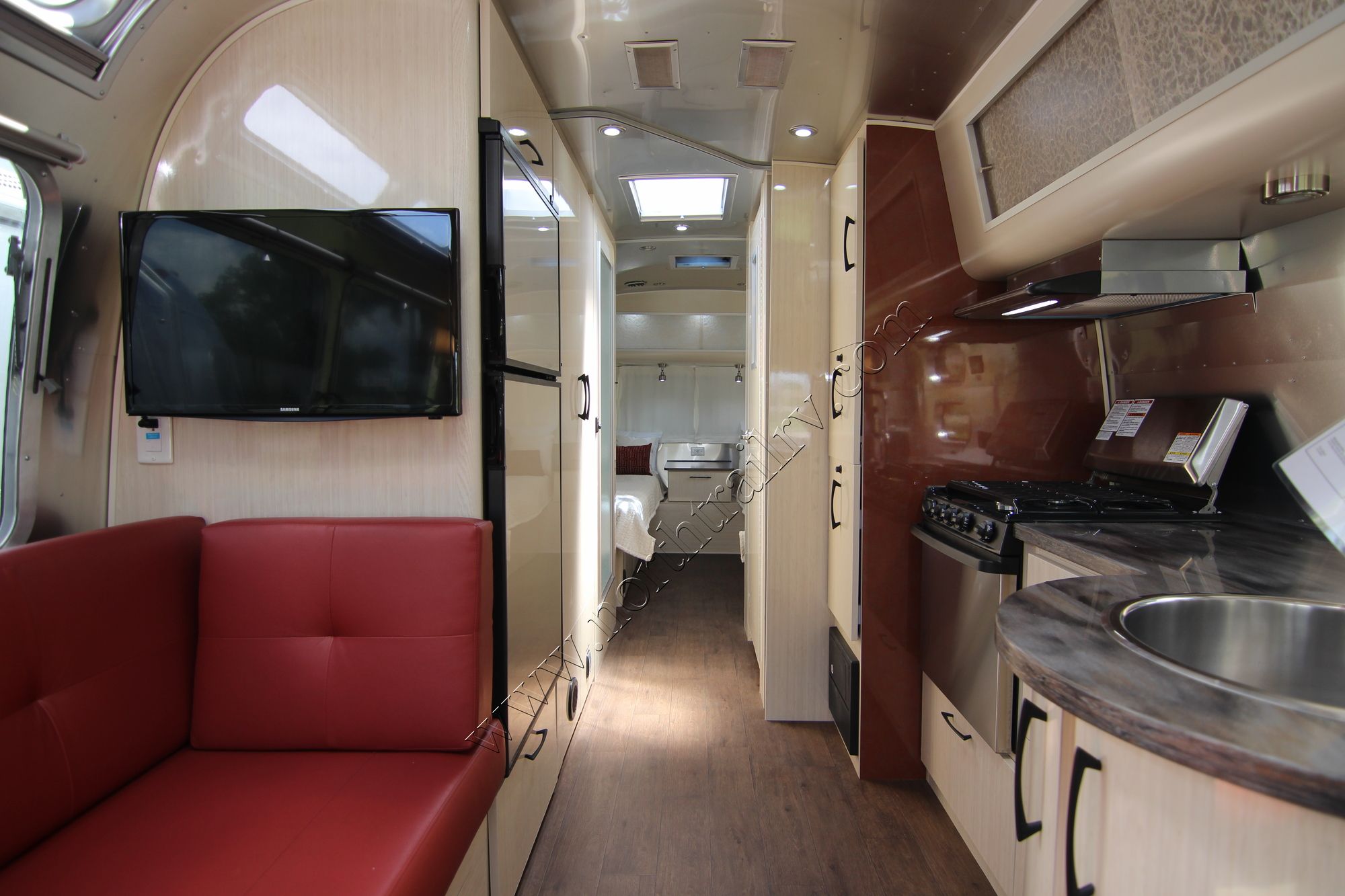 New 2019 Airstream Intl Serenity 27FB Travel Trailer  For Sale