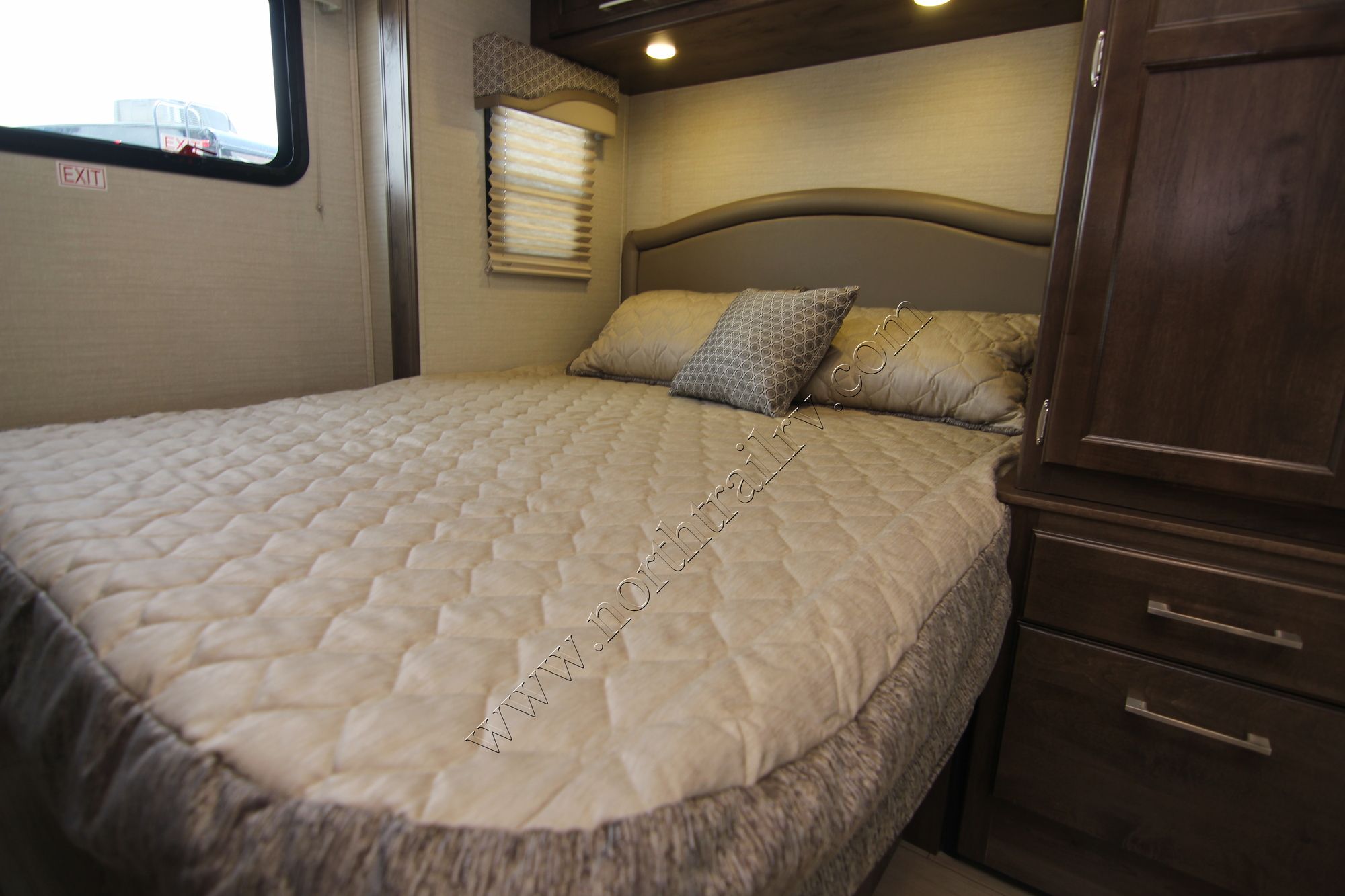 Used 2018 Jayco Melbourne 24L Class C  For Sale