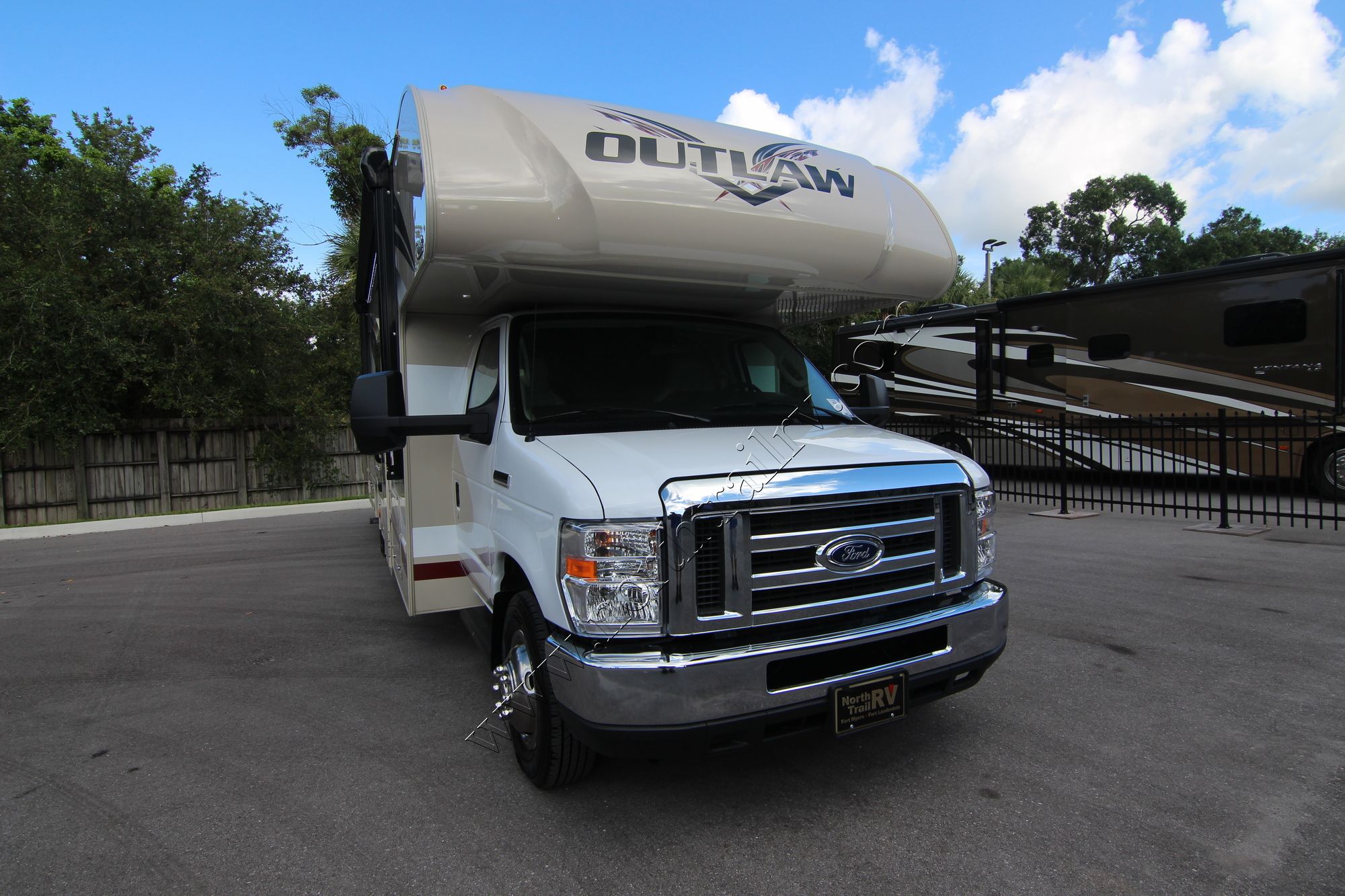 New 2019 Thor Outlaw 29J Class C  For Sale