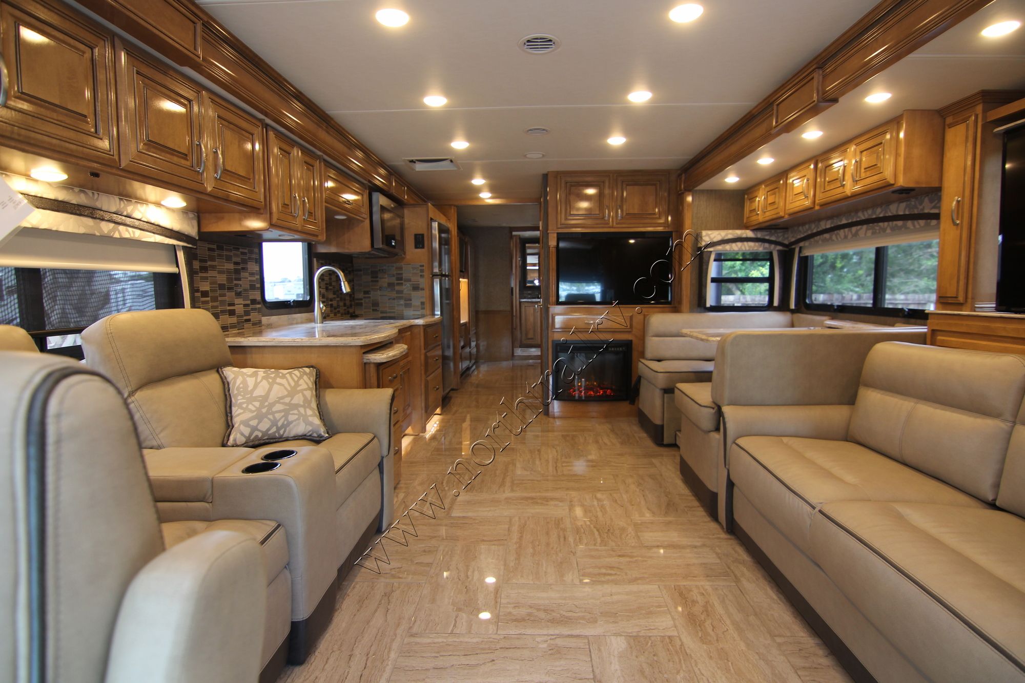 New 2019 Thor Aria 3901 Class A  For Sale