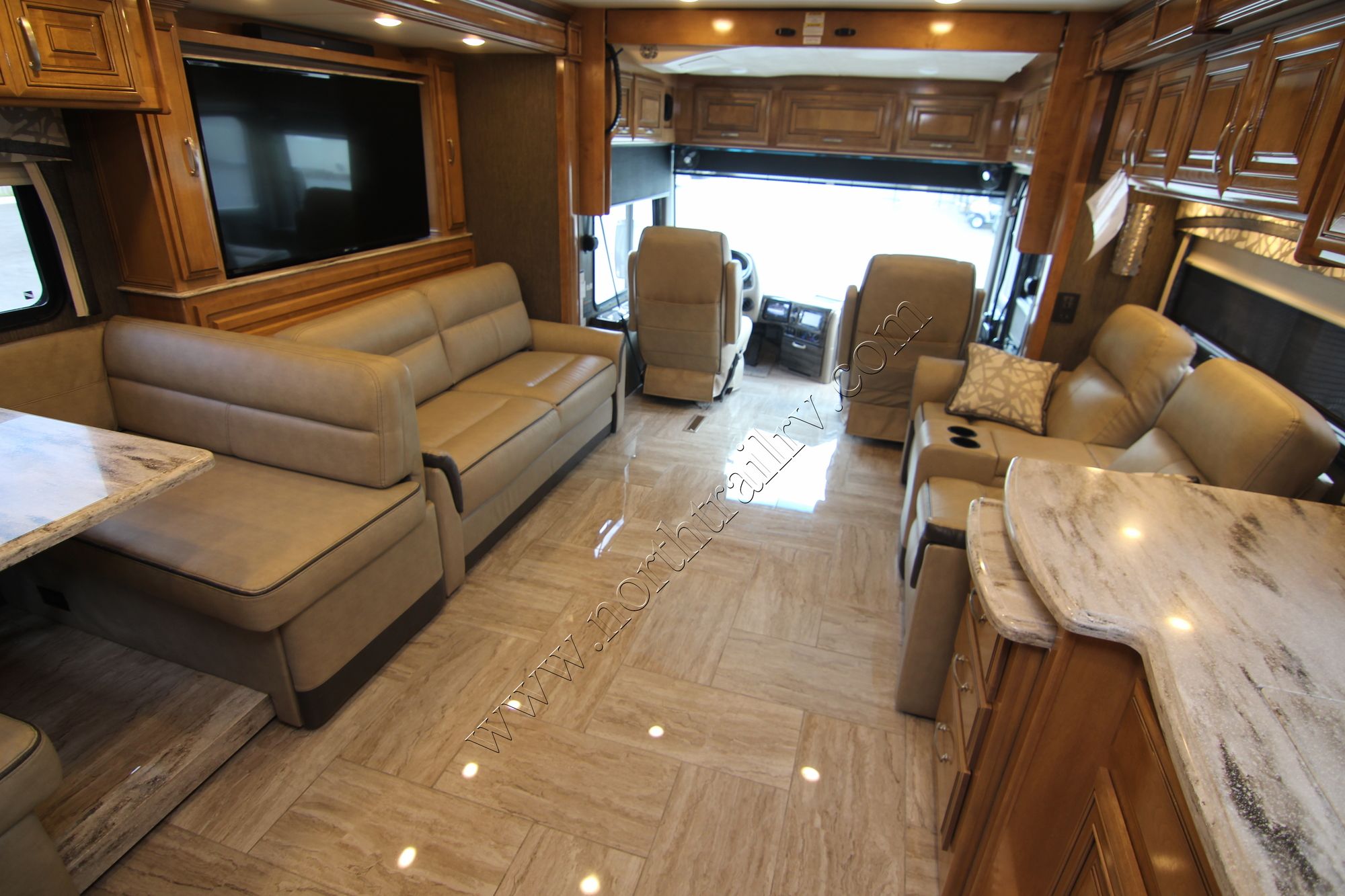 New 2019 Thor Aria 3901 Class A  For Sale