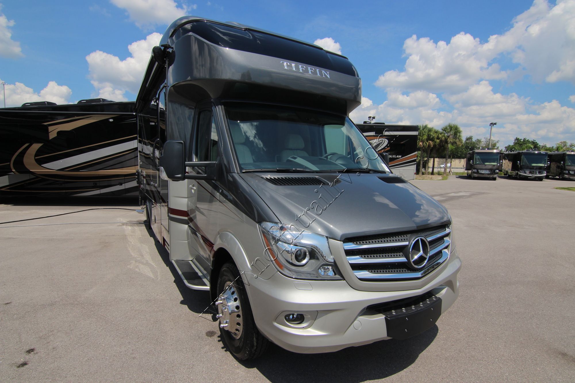 New 2019 Tiffin Motor Homes Wayfarer 24TW Class C  For Sale